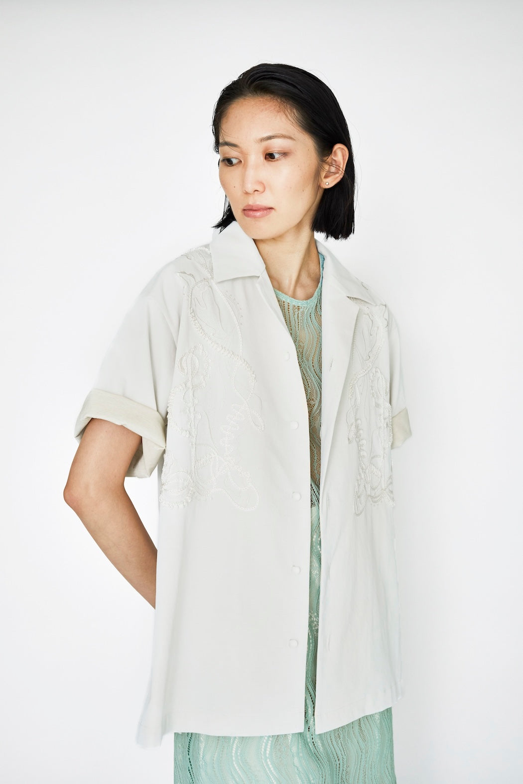 Cucurbita embroidered shirt (White)