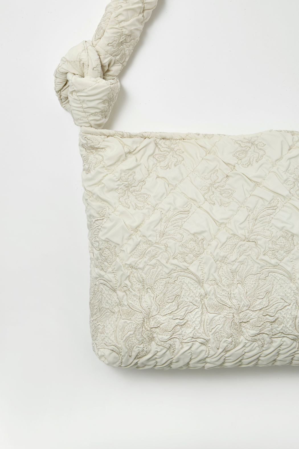 Dahlia shrinking embroidery bag (Ivory)