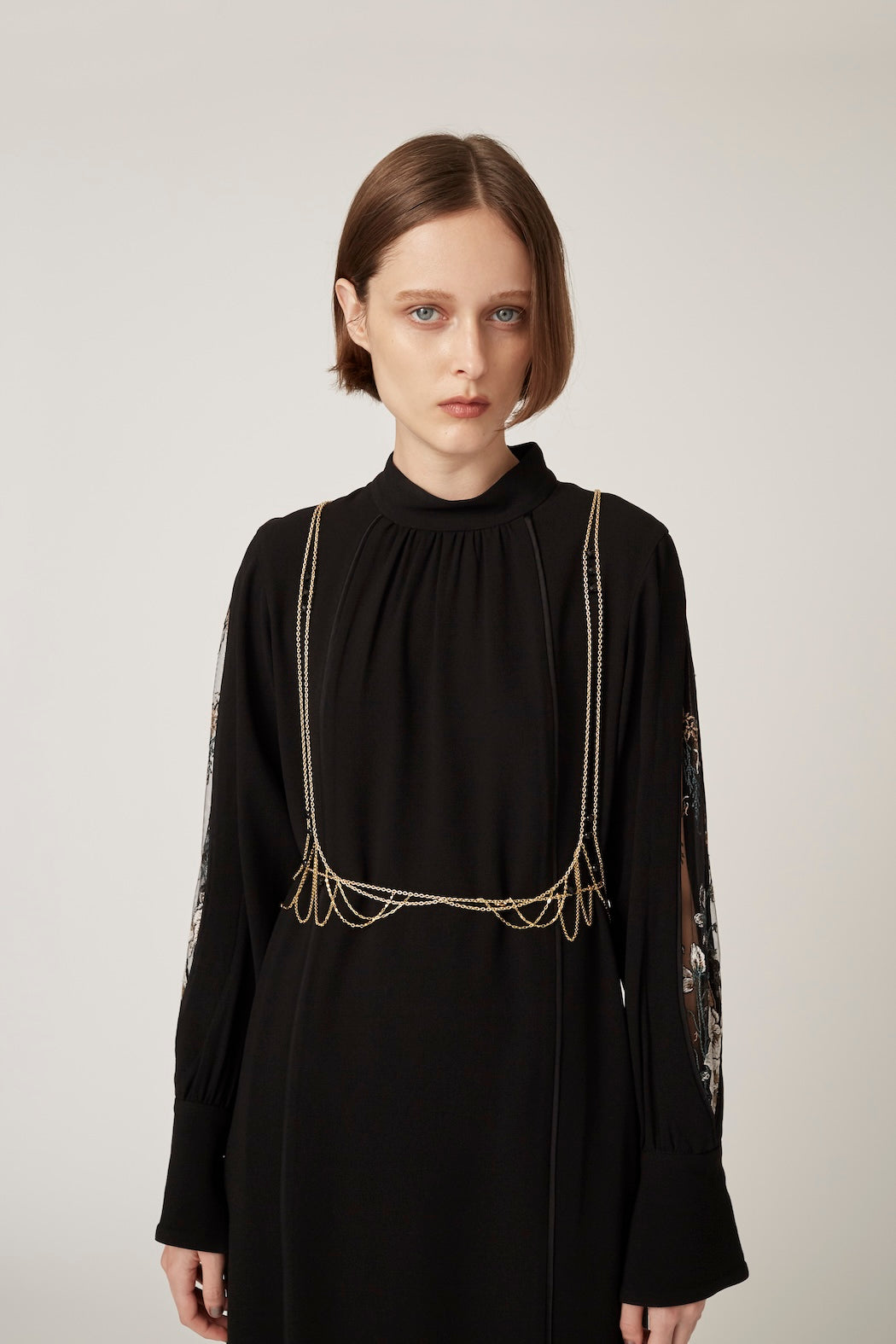 Petal sleeve lace dress (Black)