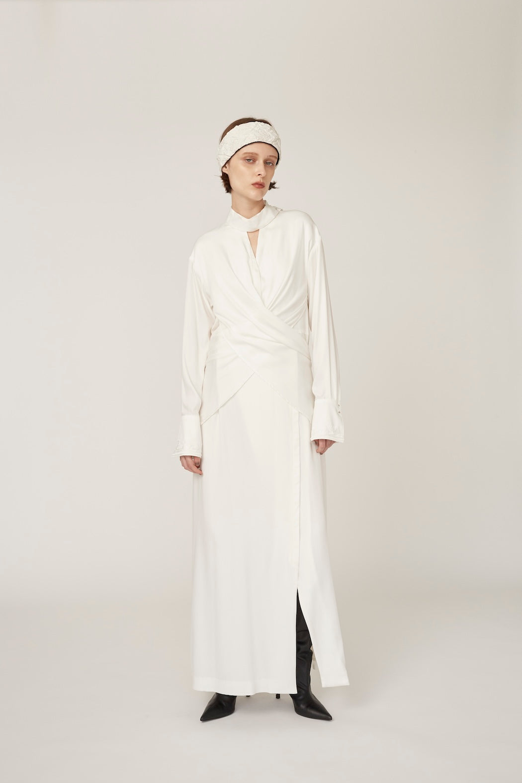 Framed embroidery wrap dress (White)