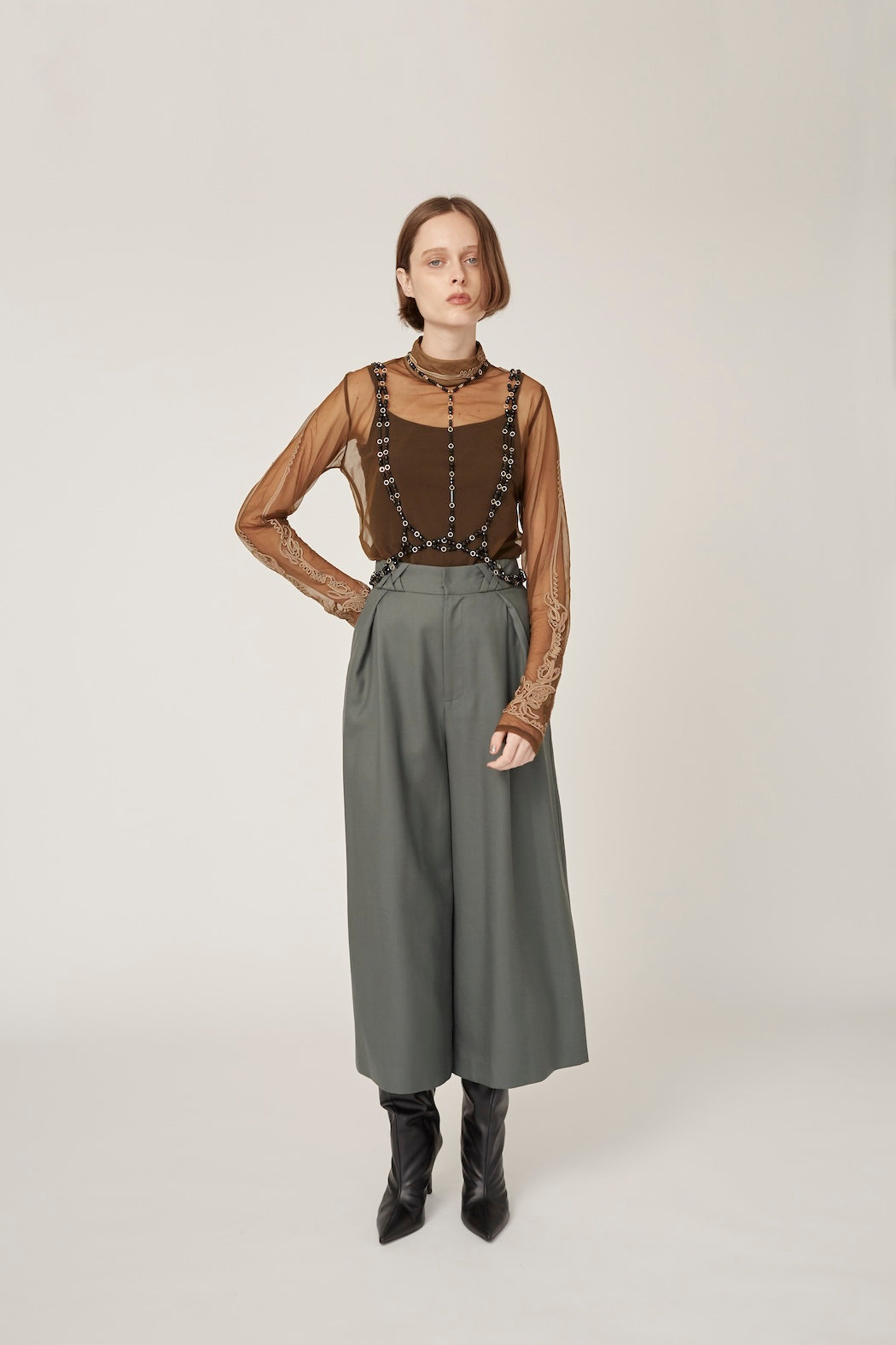 Scenery embroidery sheer top (Khaki)