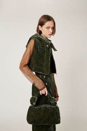 Symbolic embroidery velvet sleeveless jacket (Green)