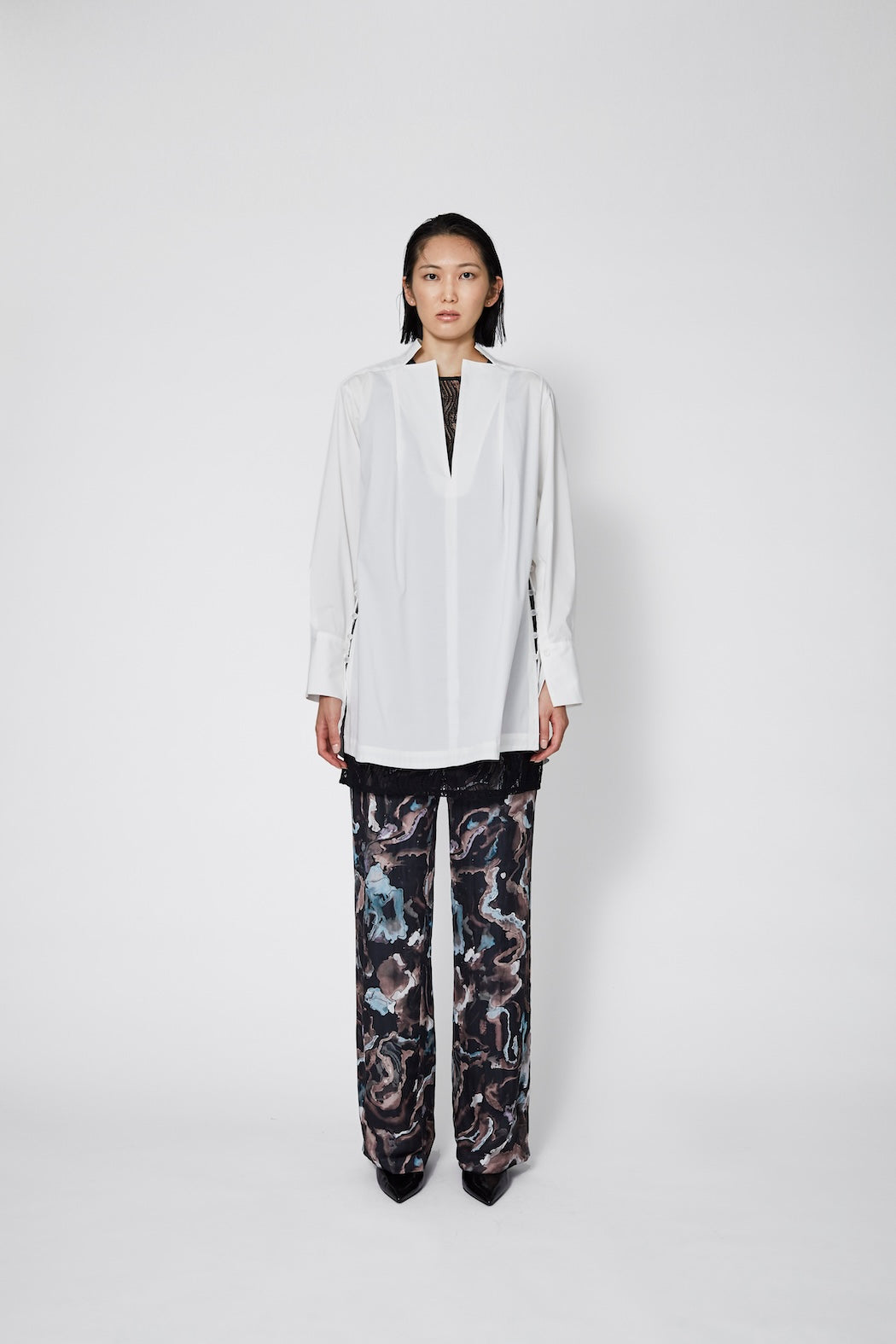 Slit skipper shirt (White)