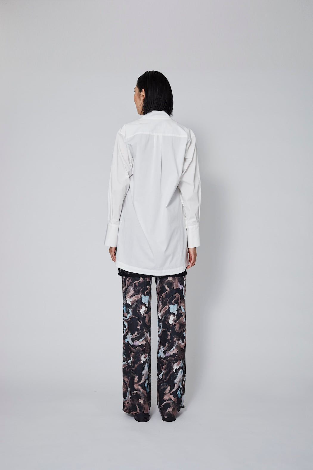 Slit skipper shirt (White)