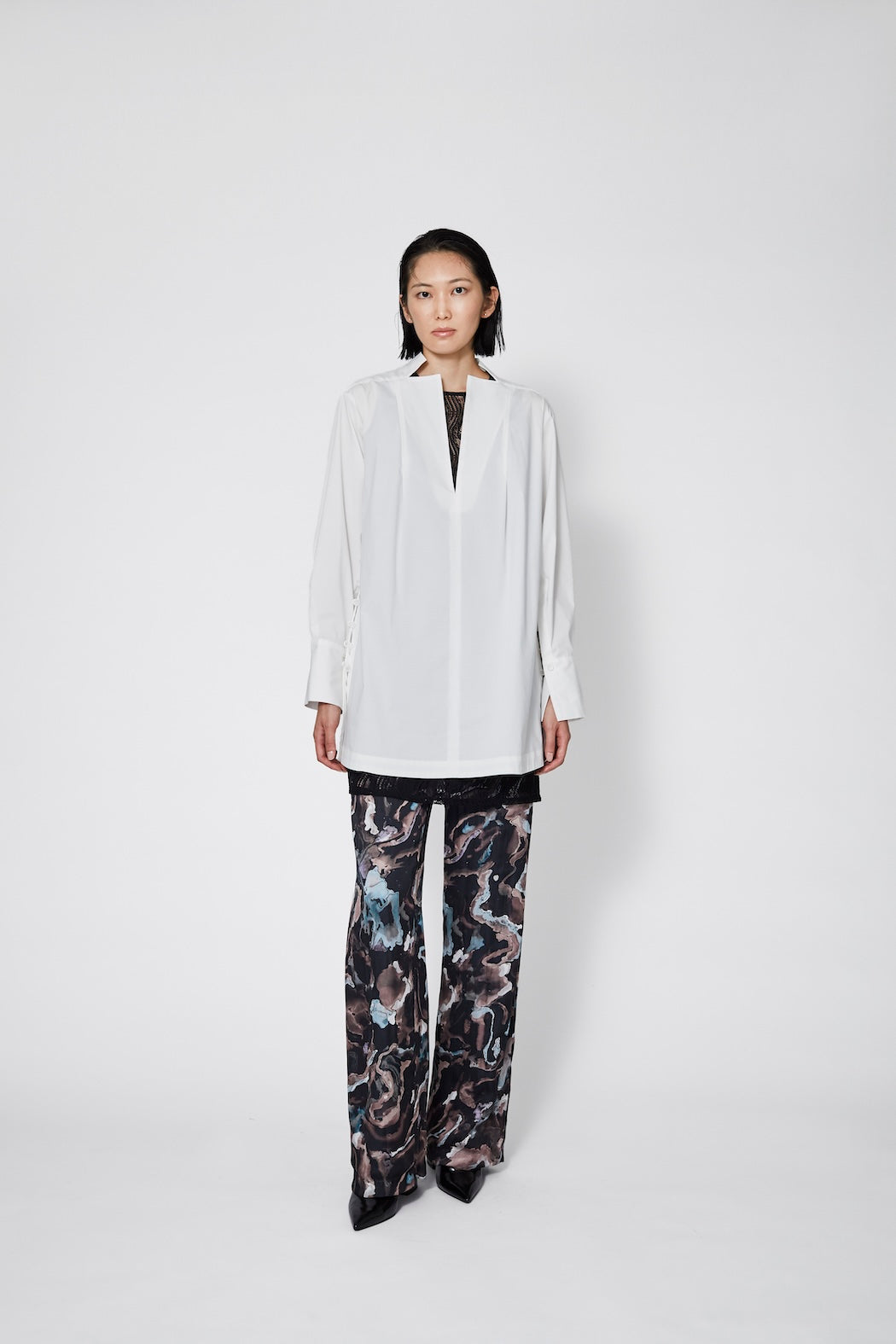 Slit skipper shirt (White)