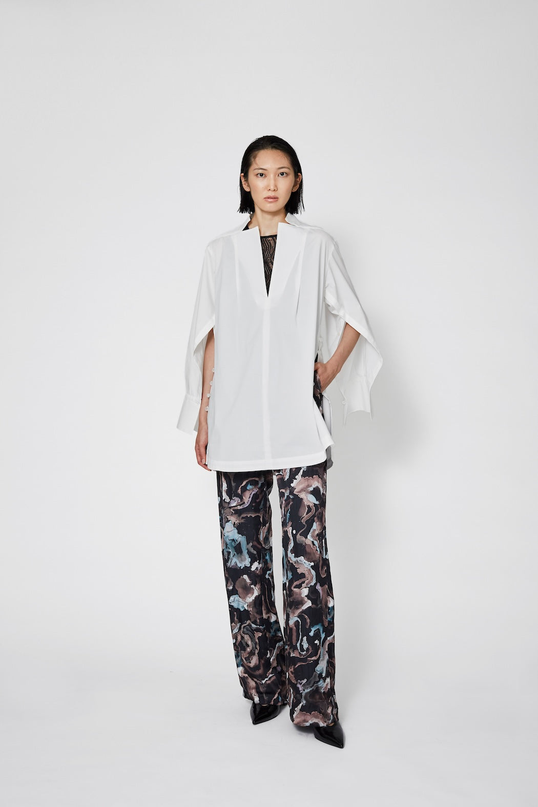 Slit skipper shirt (White)