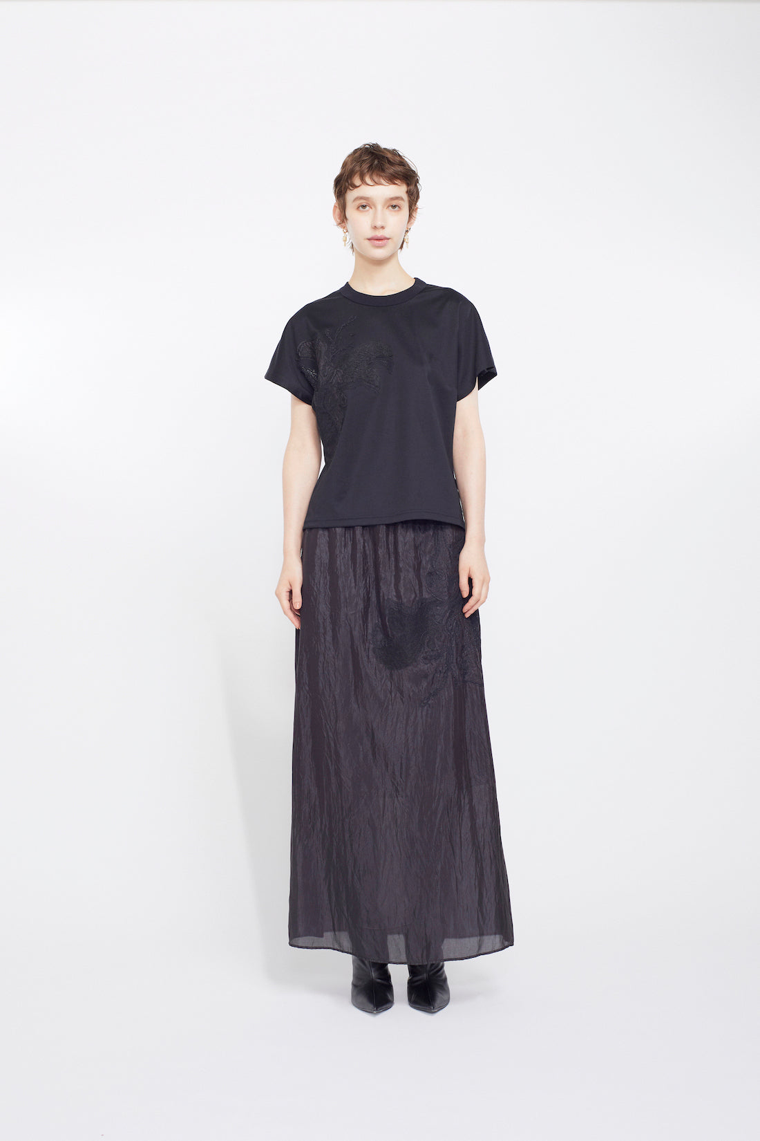 Flutter patchwork embroidered tops (Black)