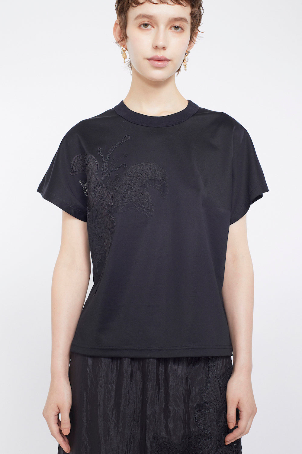Flutter patchwork embroidered tops (Black)