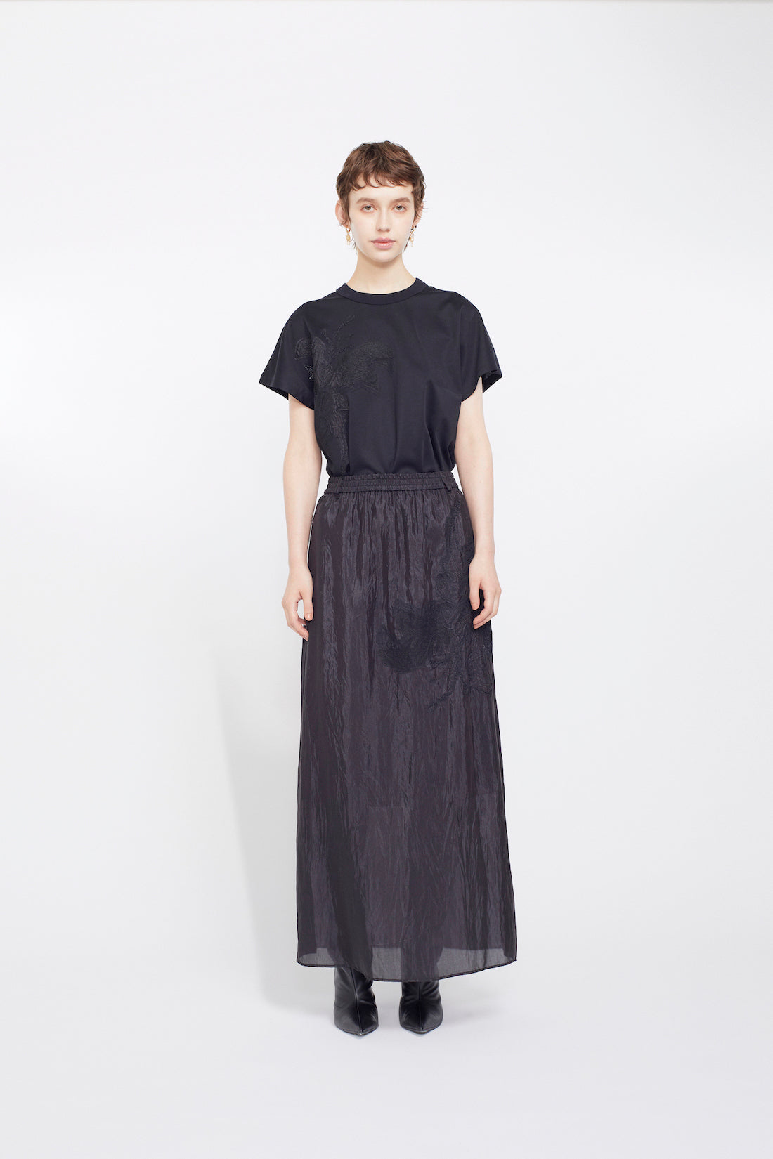 Flutter patchwork embroidered skirt (Black)