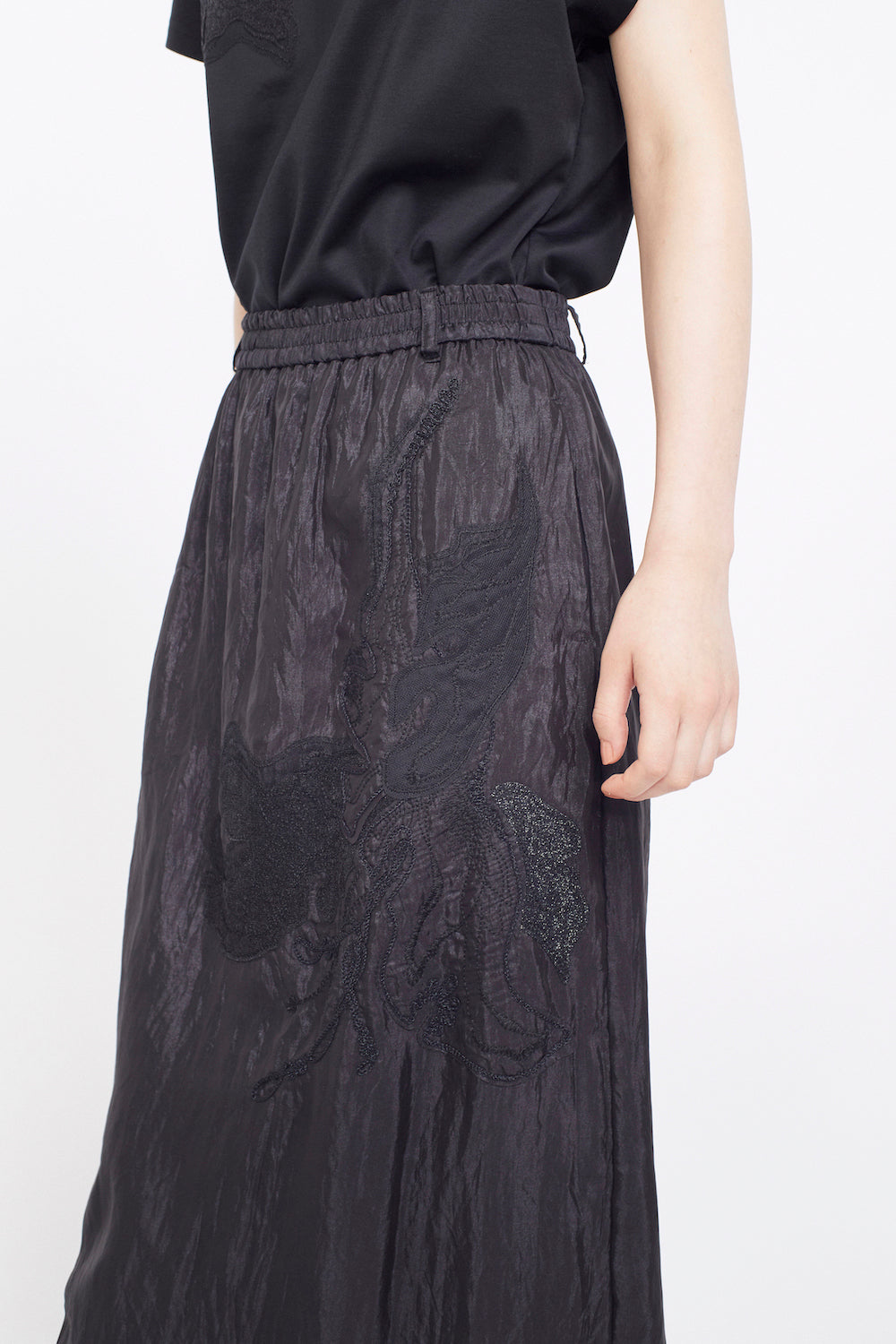 Flutter patchwork embroidered skirt (Black)