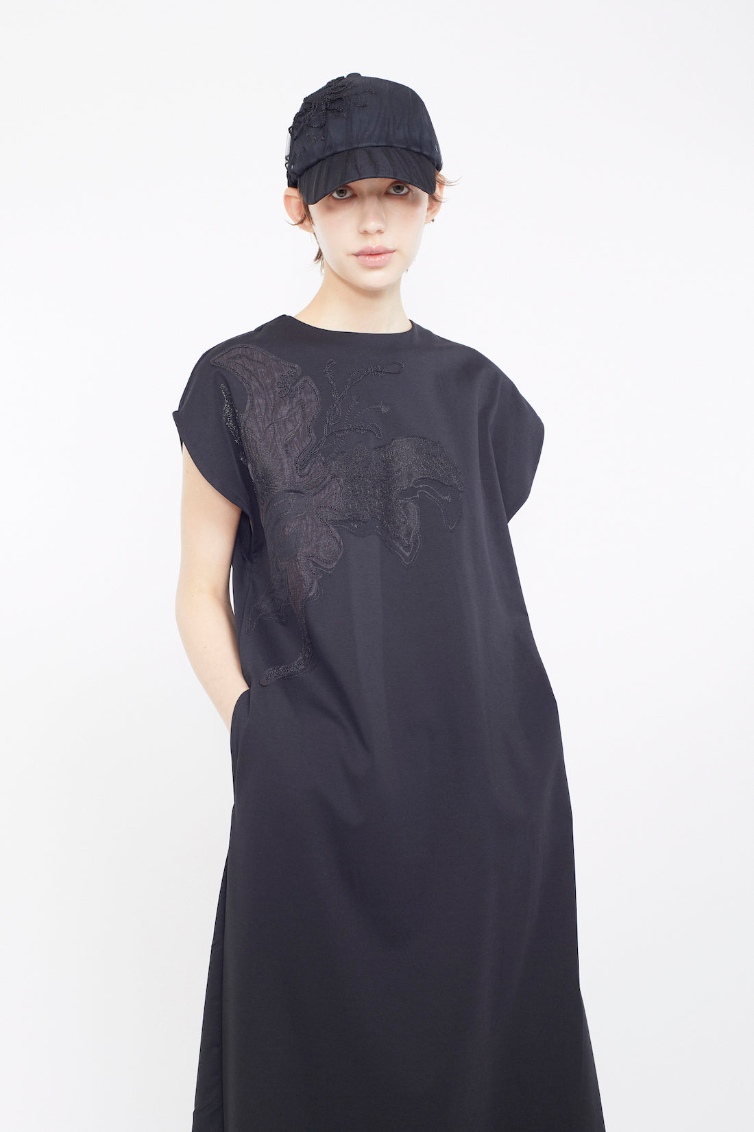 Flutter patchwork embroidered dress (Black)