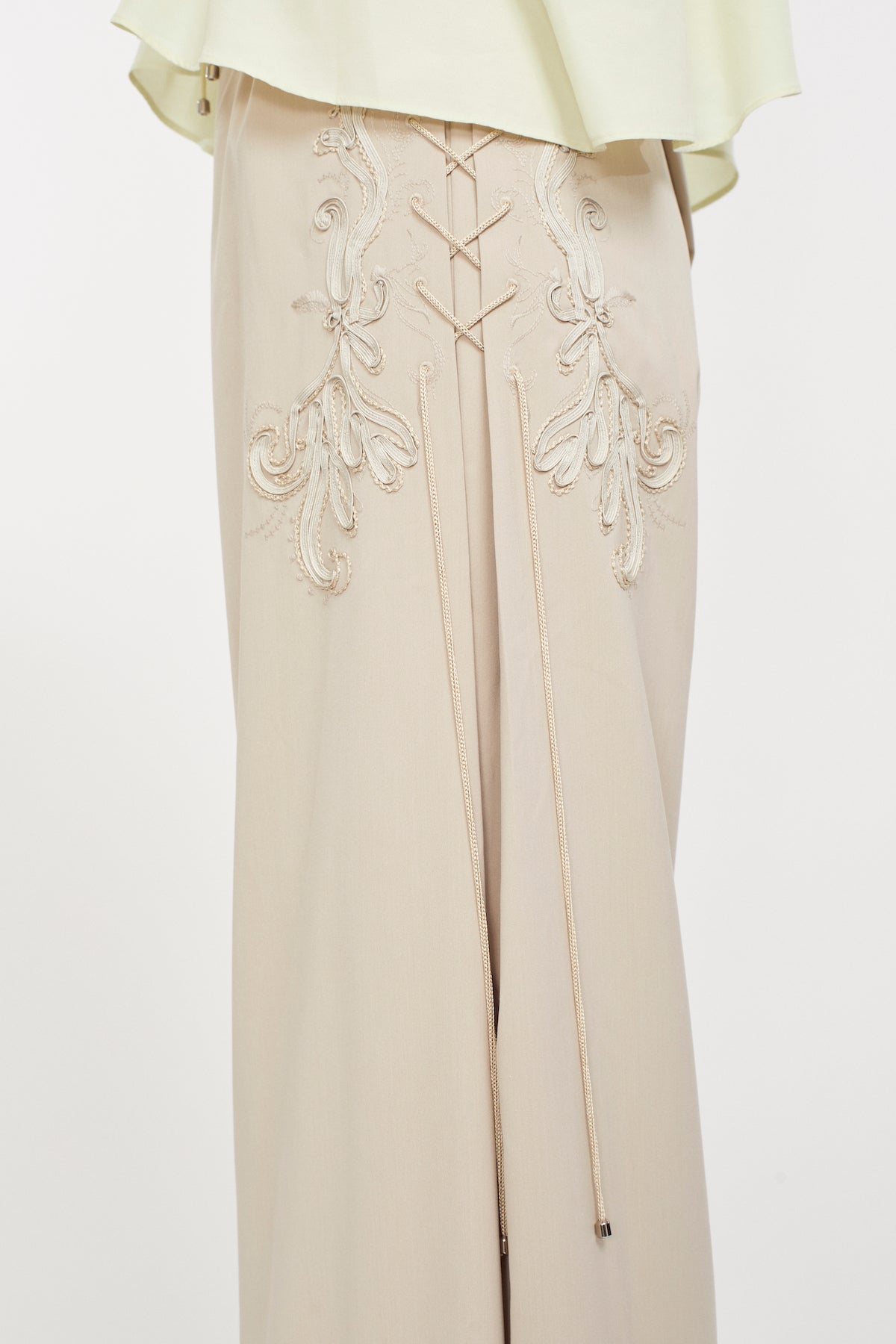 Glimmer embroidered slacks (Beige)