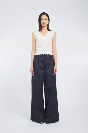 Relief embroidered chino trousers (Black)