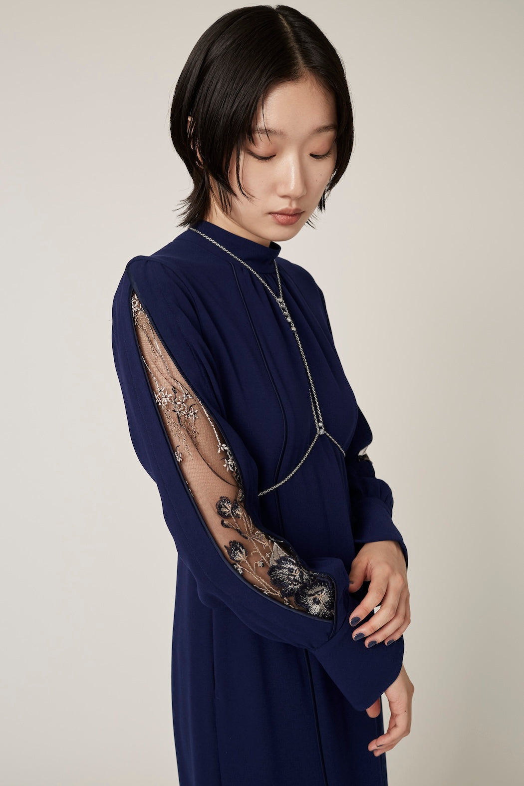 Petal sleeve lace dress (Navy)