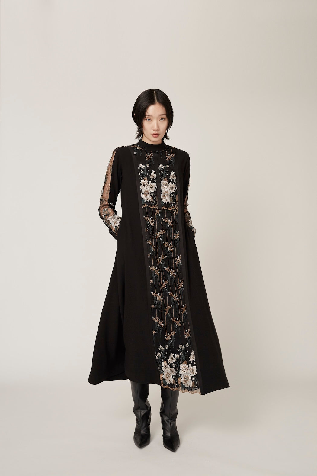 Framed flower lace dress (Black)