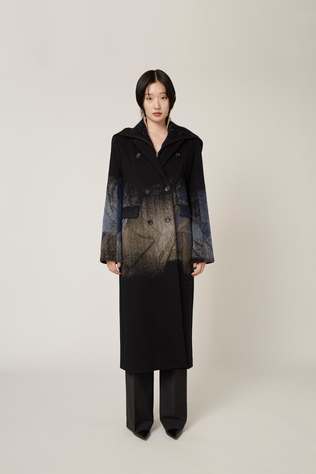 "Emerge" needle punch wool coat (Black)