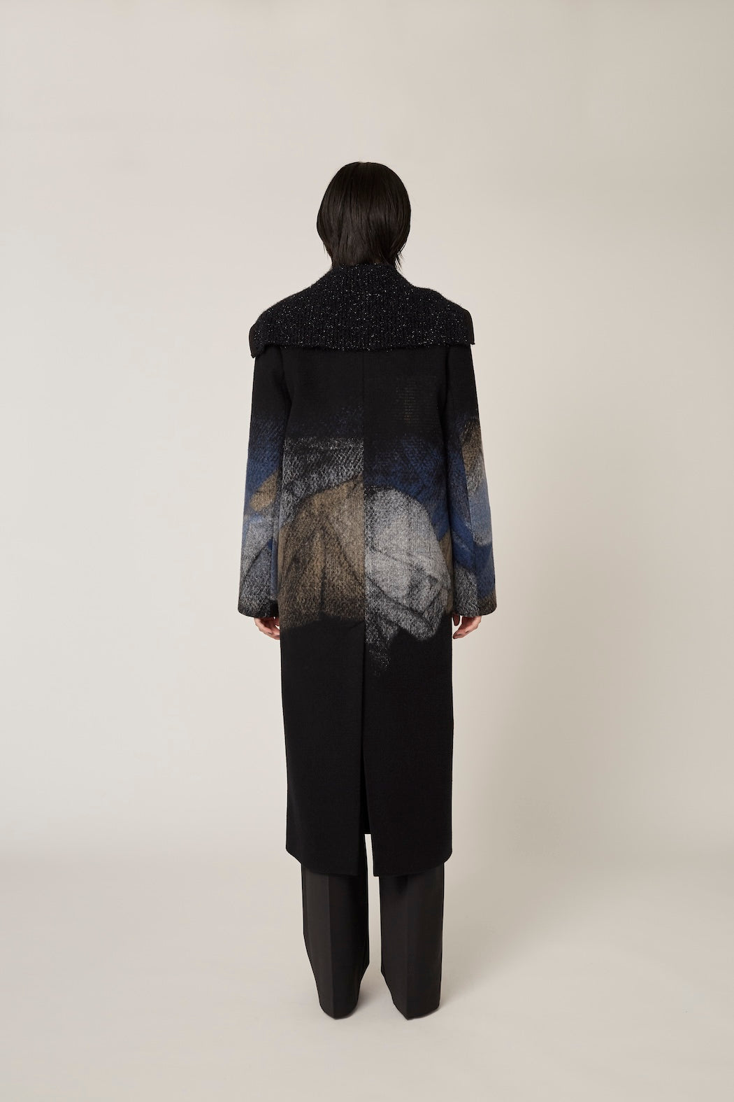 "Emerge" needle punch wool coat (Black)