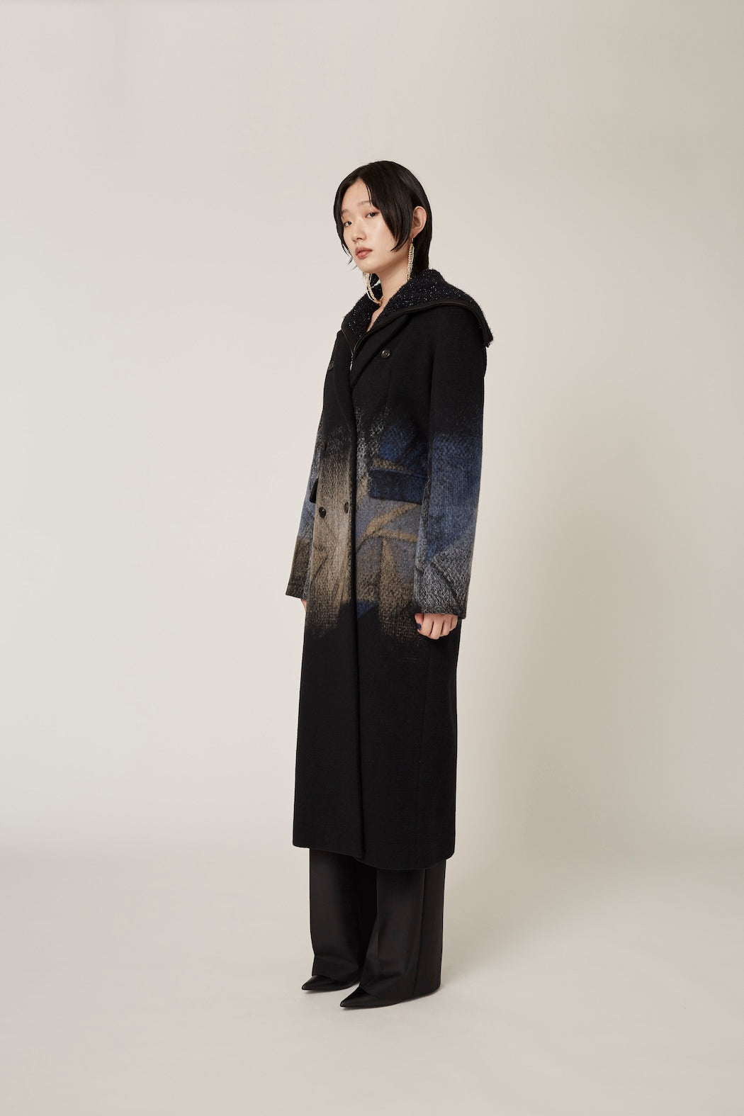 "Emerge" needle punch wool coat (Black)