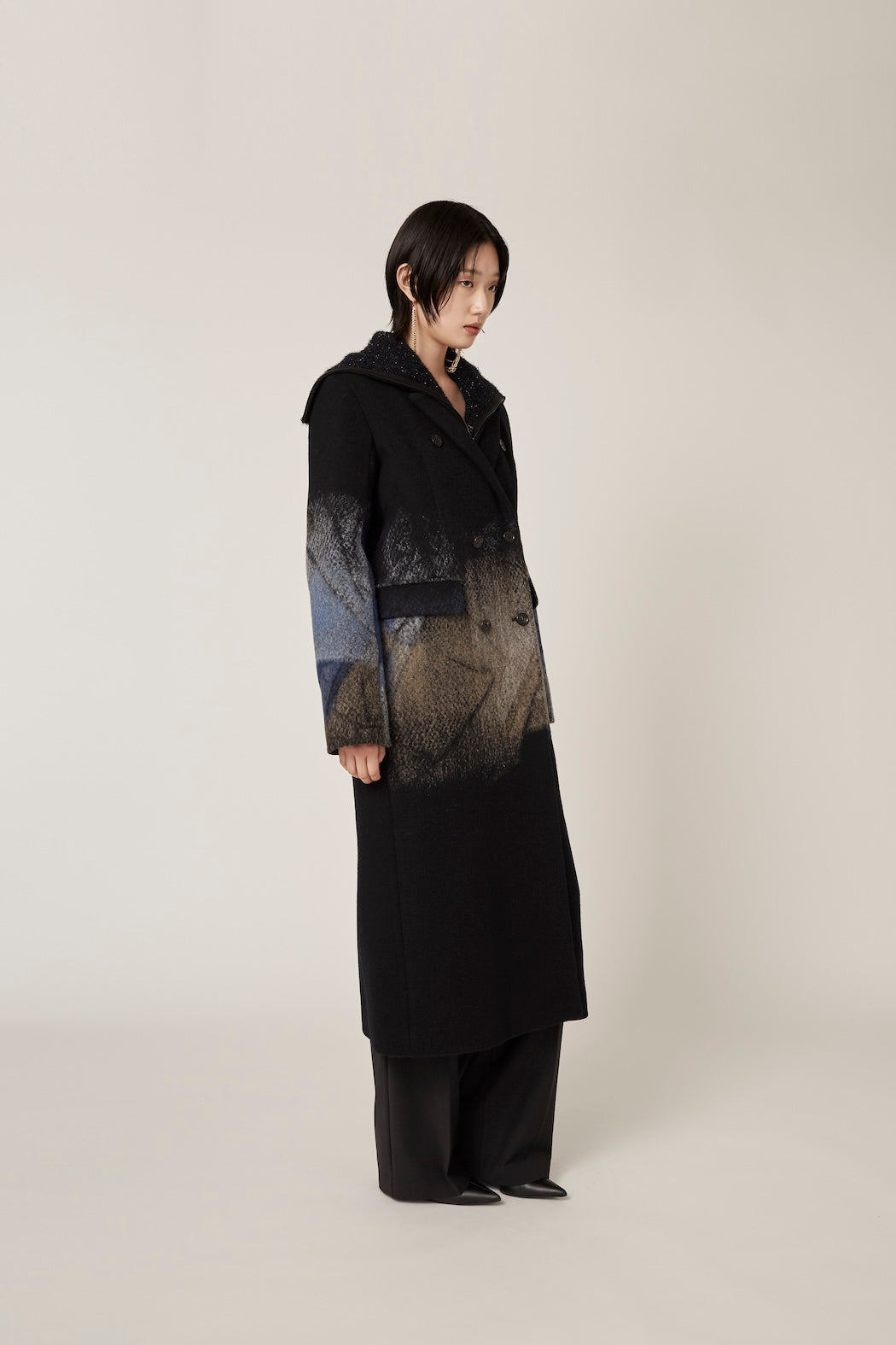 "Emerge" needle punch wool coat (Black)