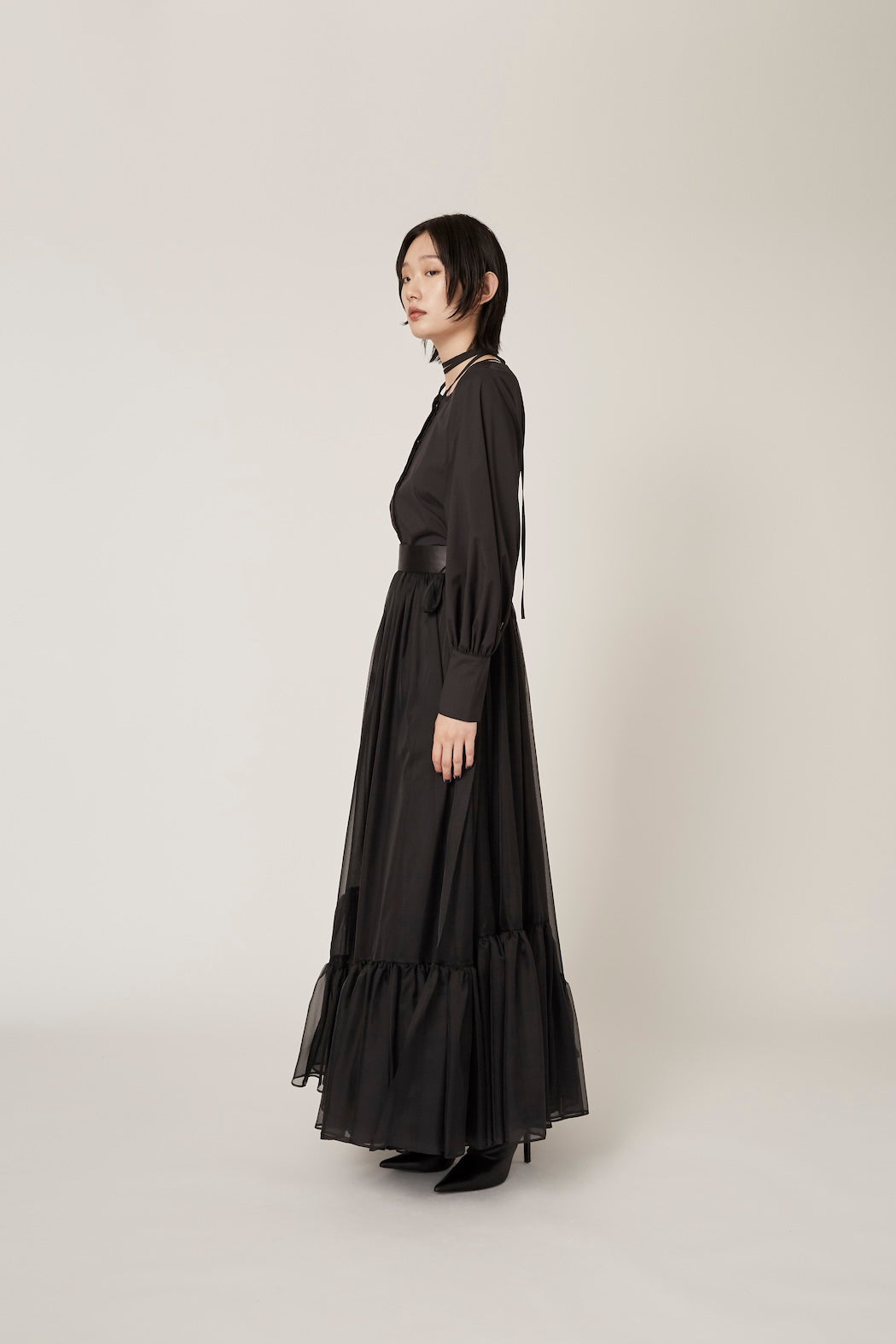 Spacious sheer wrap skirt (Black)