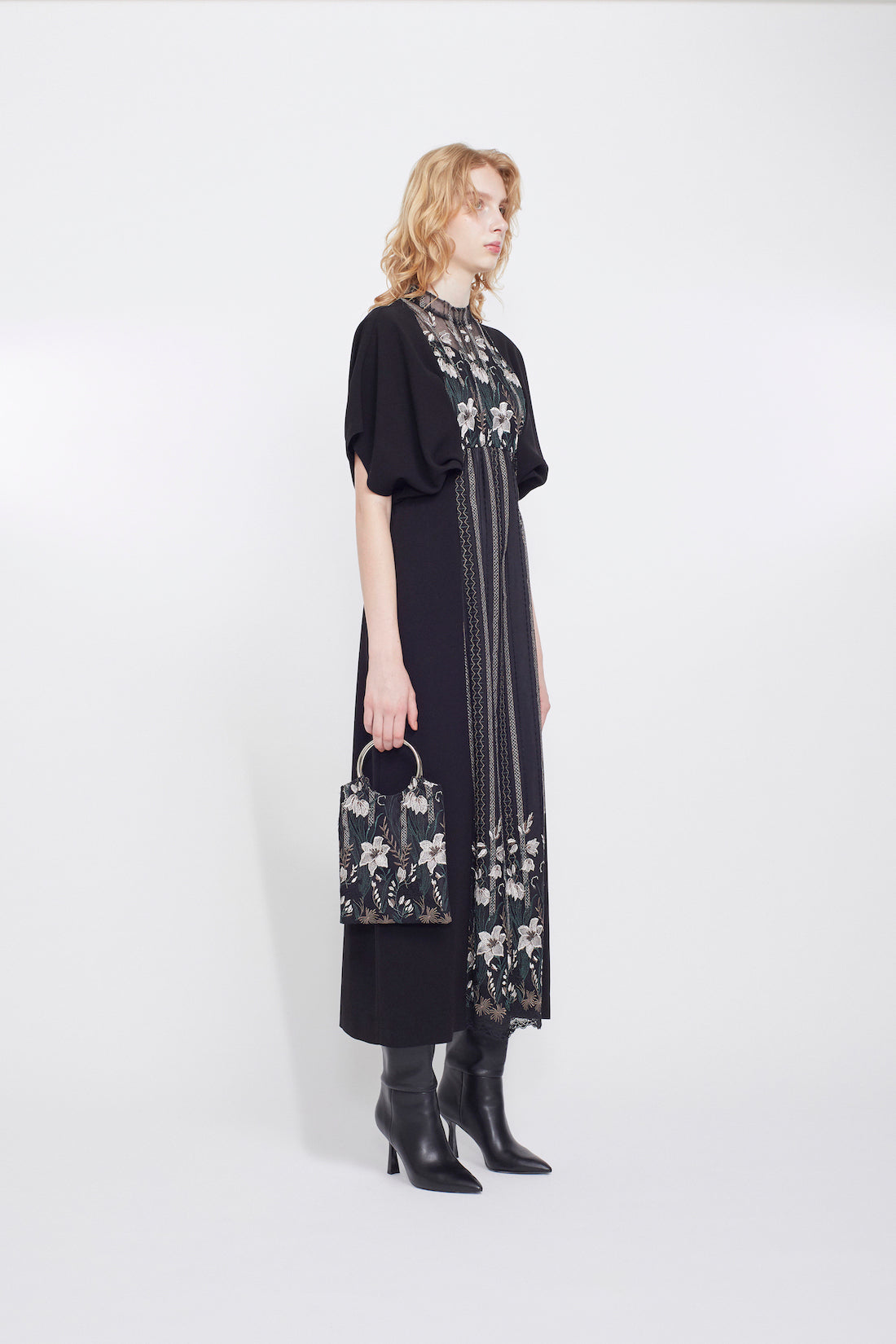 Classic lace dress (Black)