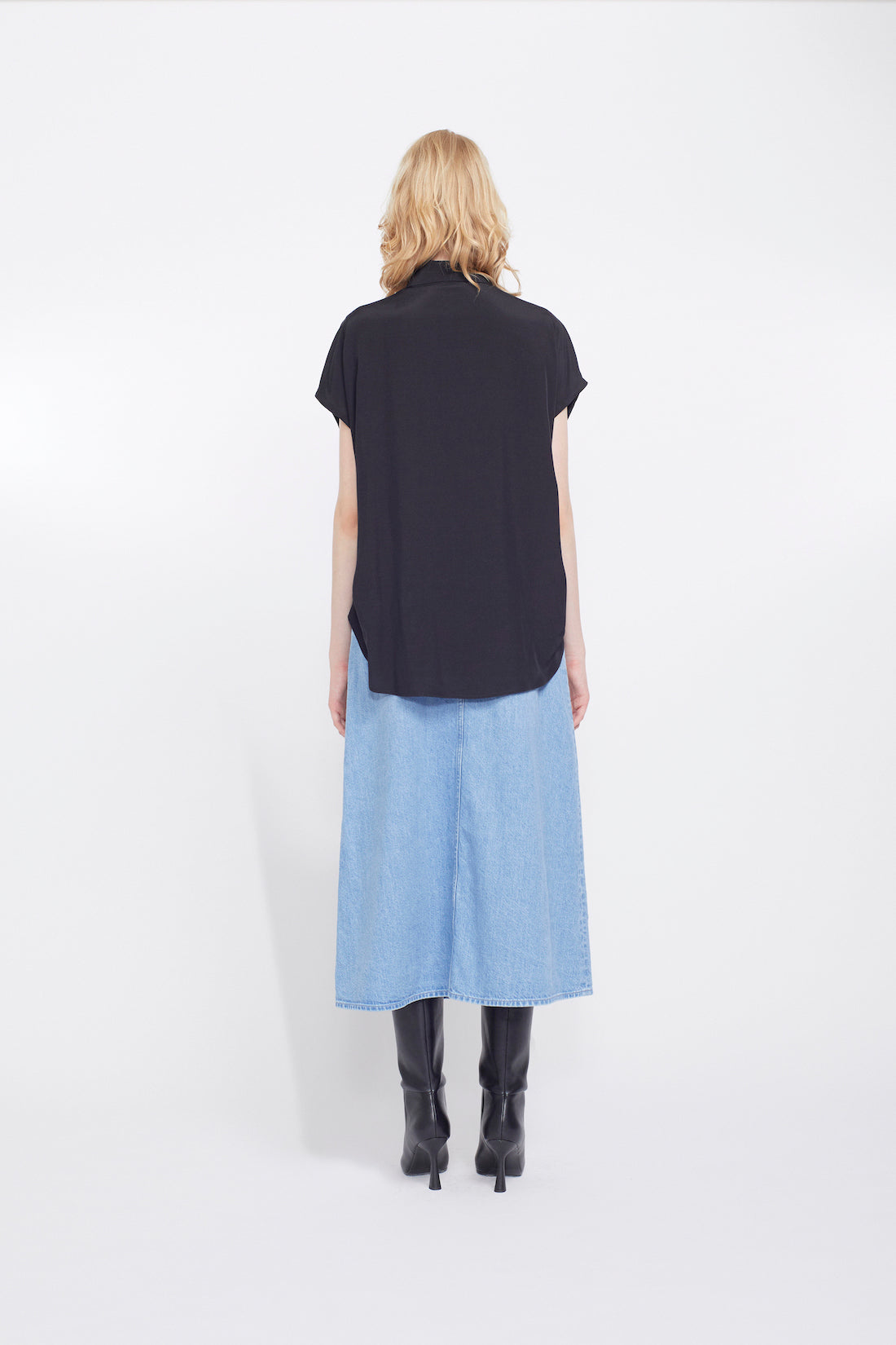 Veil embroidered shirt (Black)