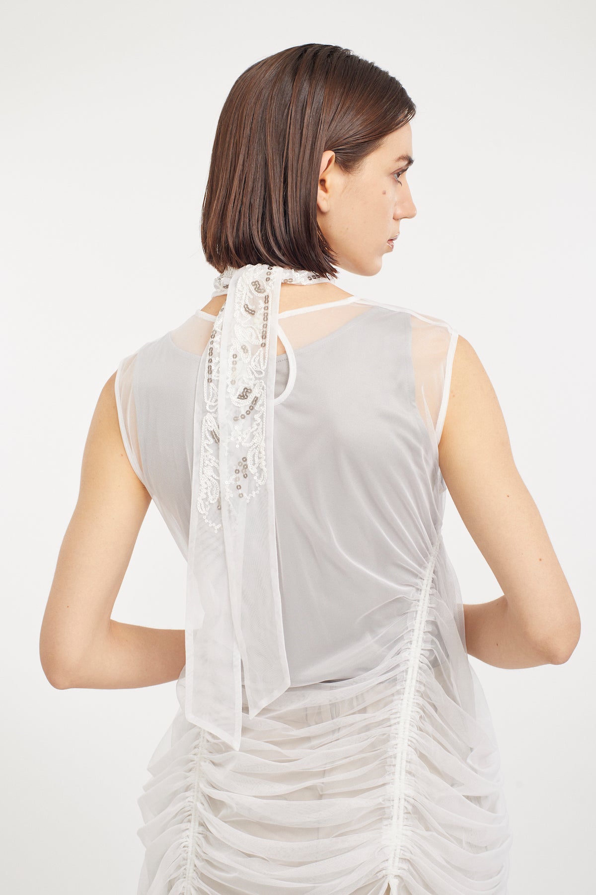 Gleaming embroidered ribbon (White)