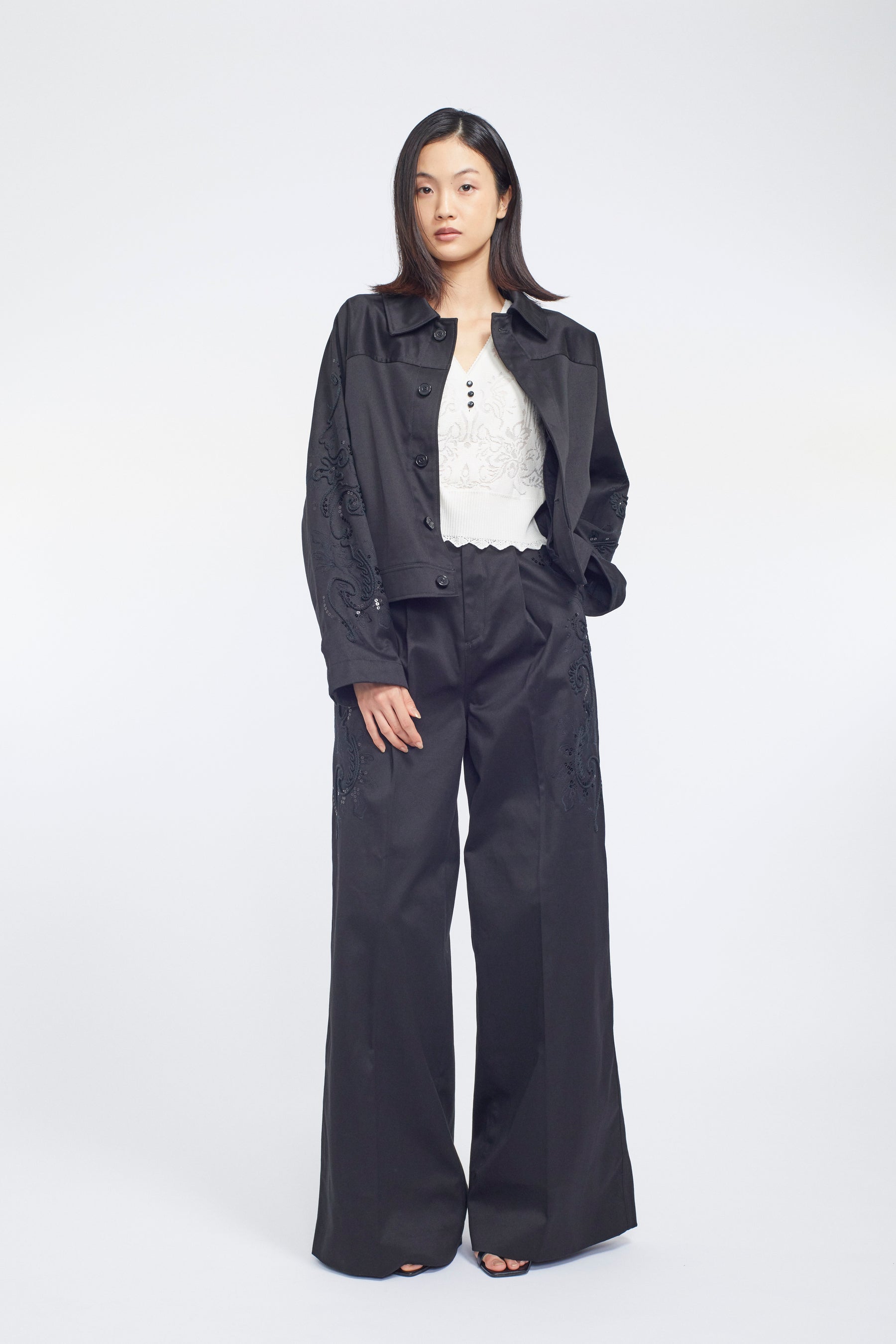Relief embroidered chino jacket (Black)