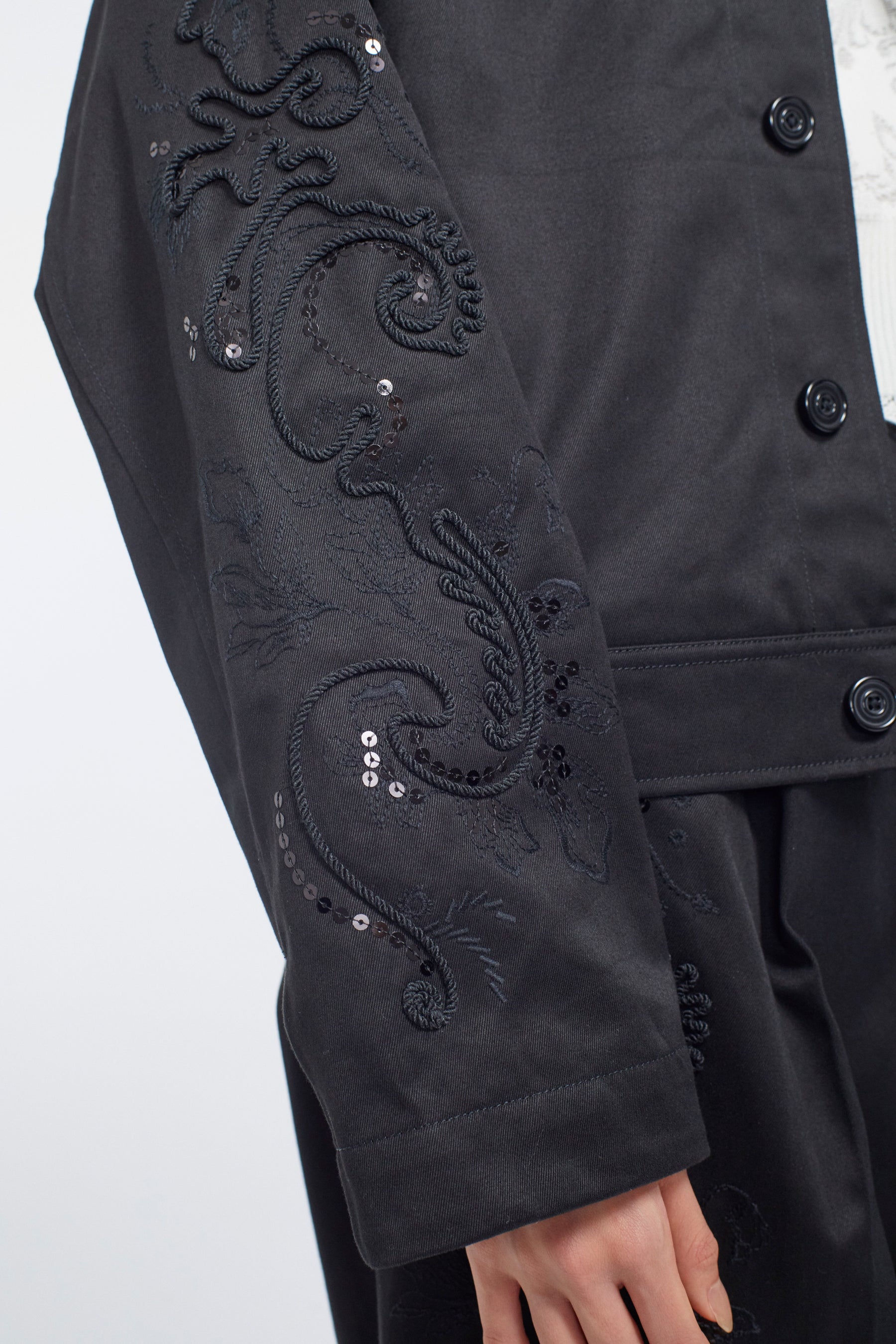 Relief embroidered chino jacket (Black)