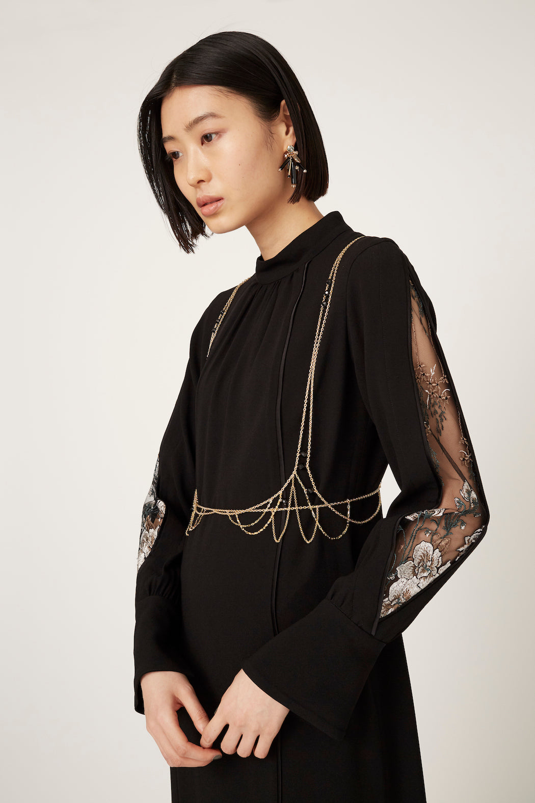 Petal sleeve lace dress (Black)