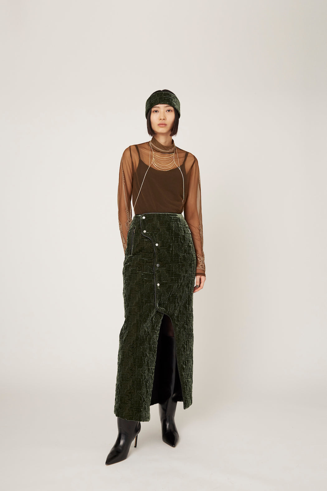 Symbolic embroidery velvet skirt (Green)