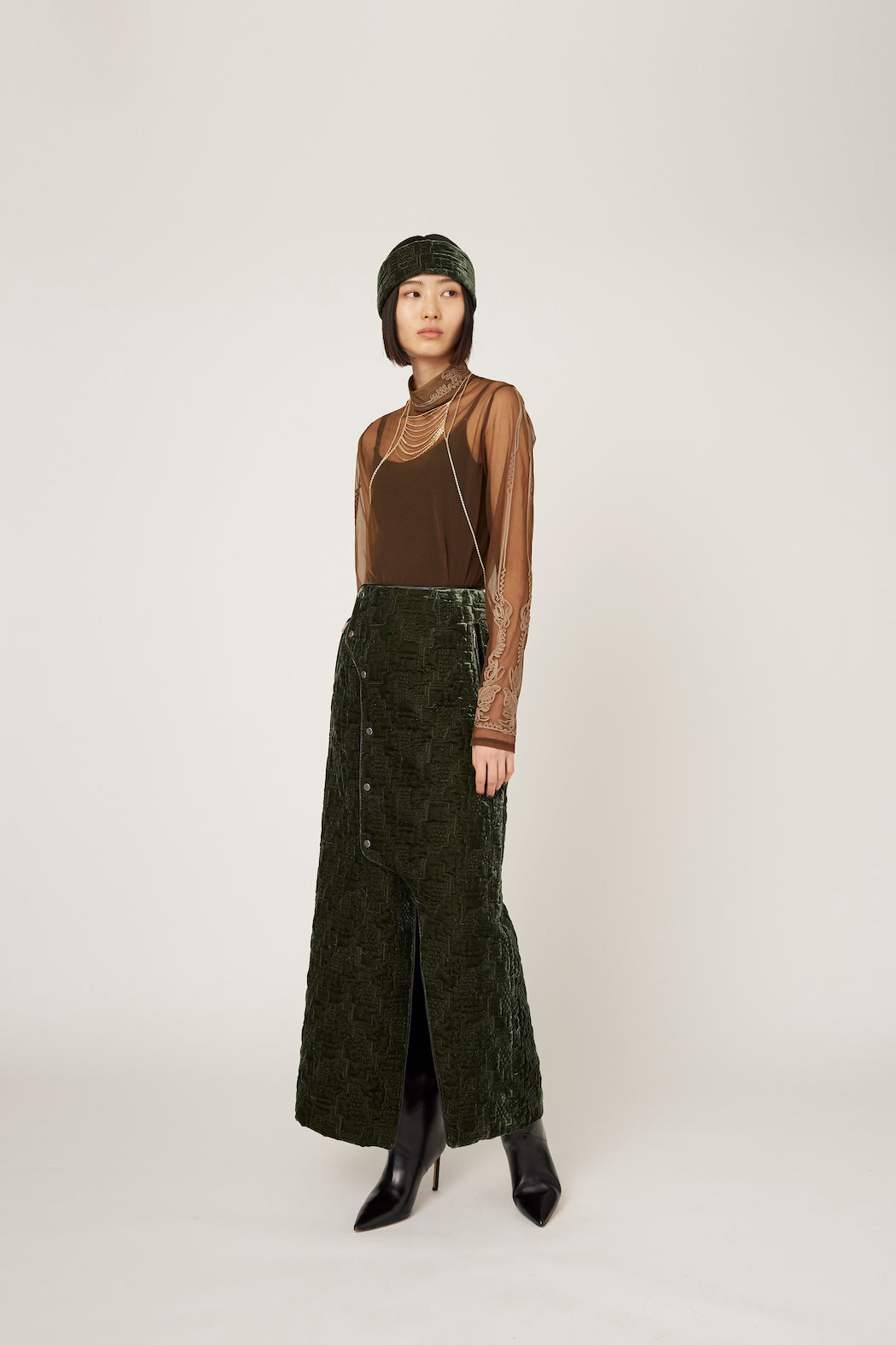 Symbolic embroidery velvet skirt (Green)