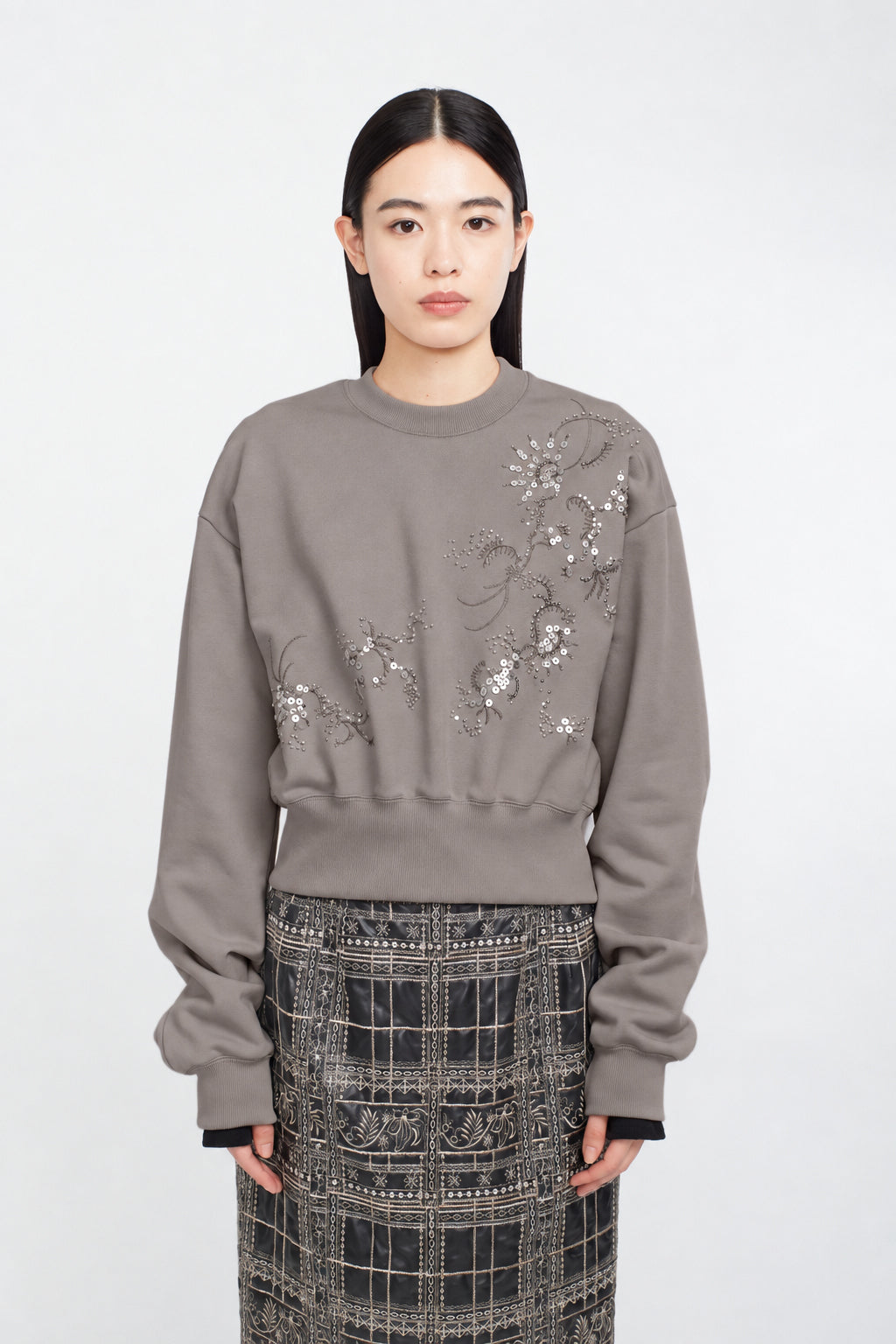Glint beads embroidered sweatshirt (Greige)