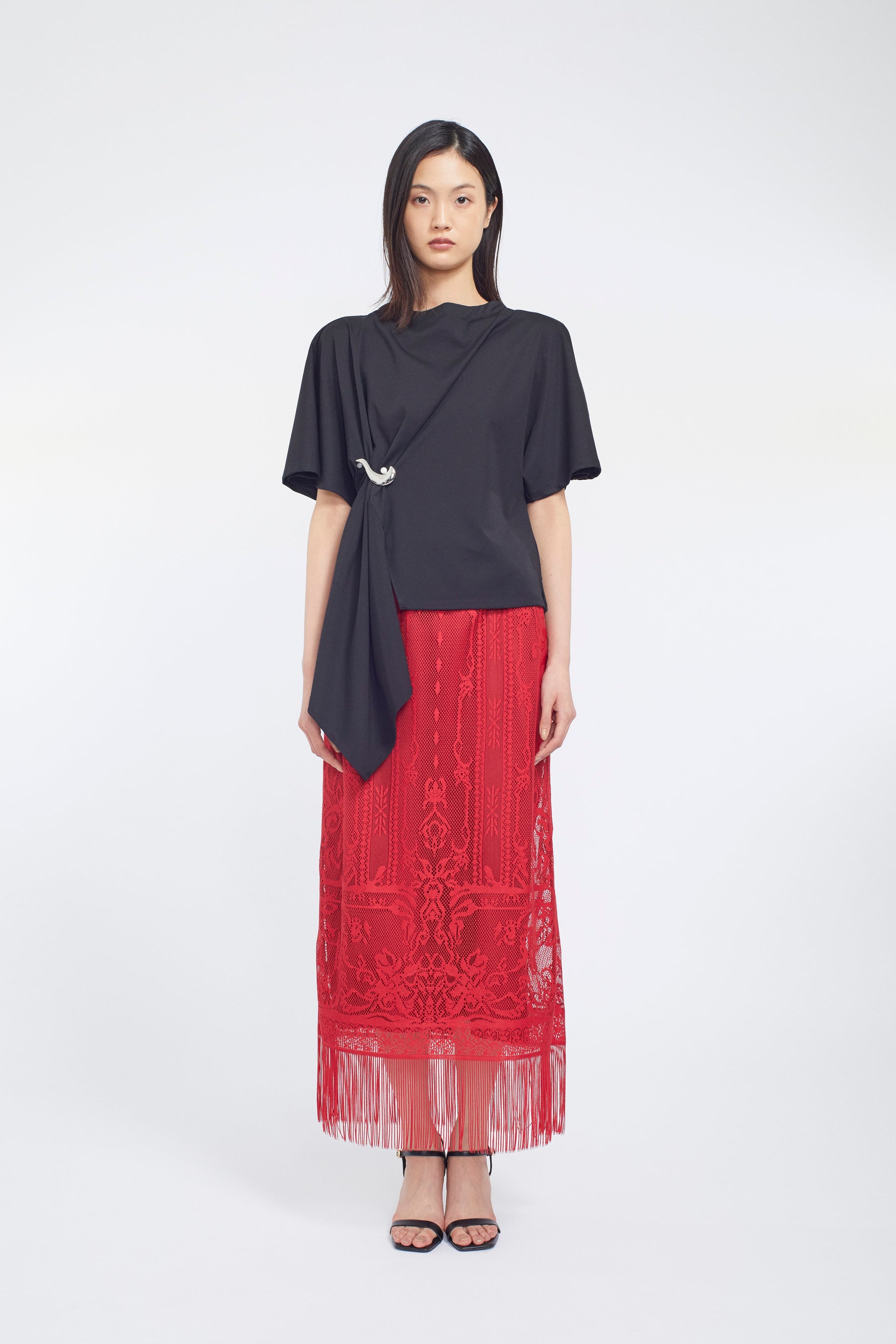 Brooch gather asymmetric tops (Black)