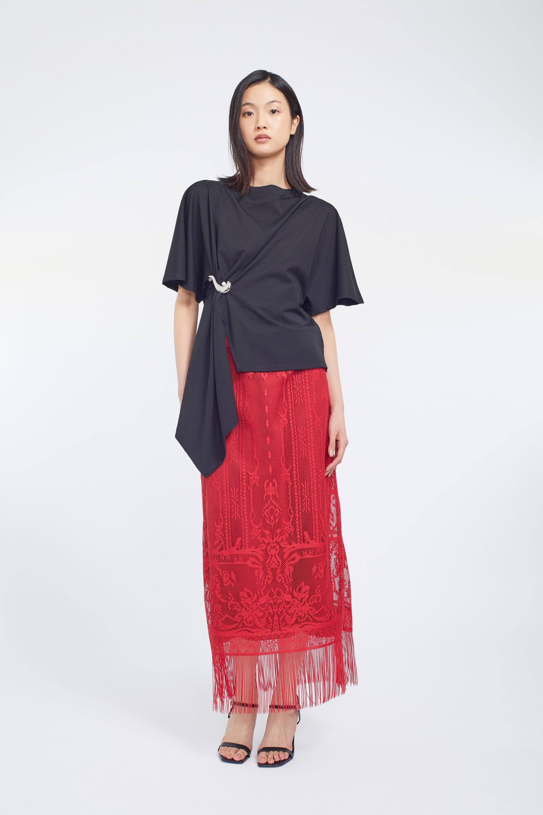 Brooch gather asymmetric tops (Black)