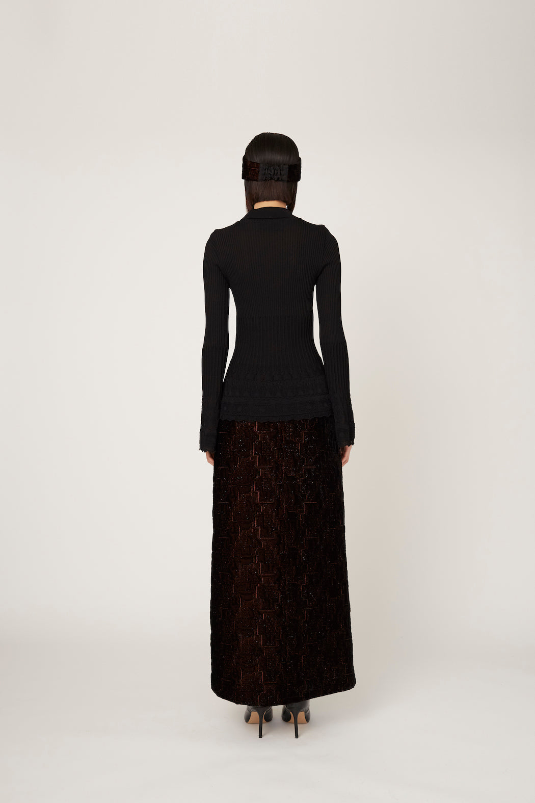 Symbolic embroidery velvet skirt (Brown)