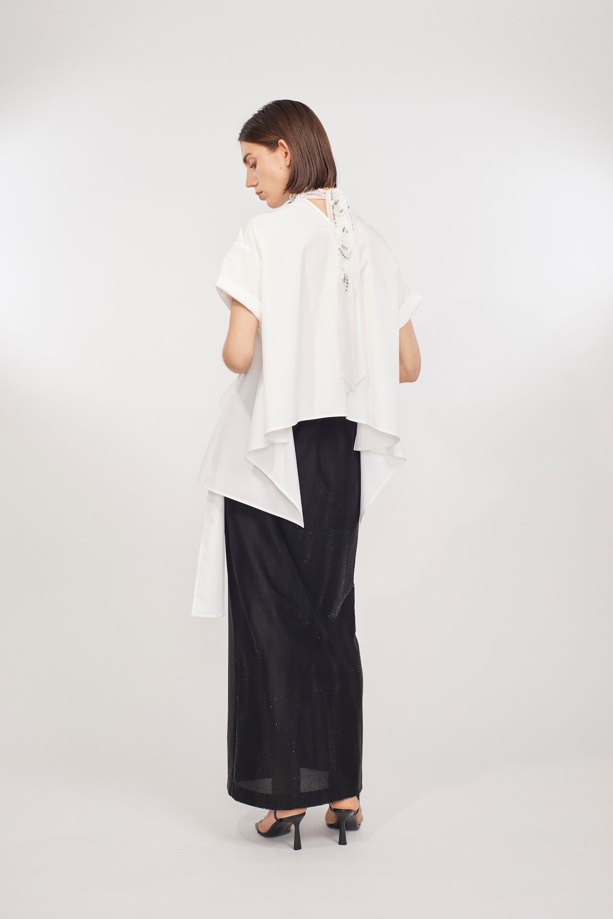 Tail shirt (White)