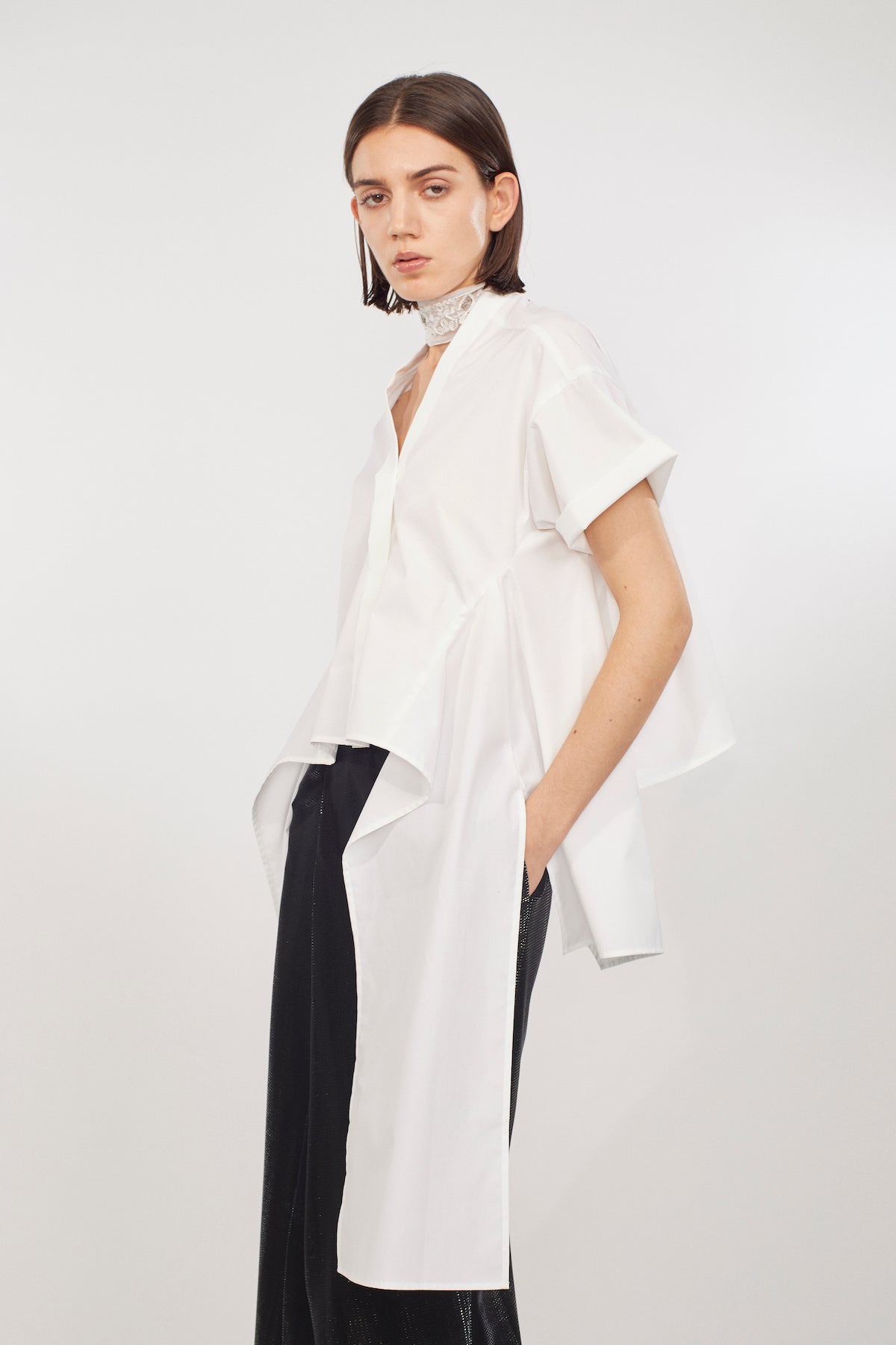 Tail shirt (White)