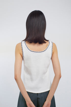 Scallop embroidered tank (White)
