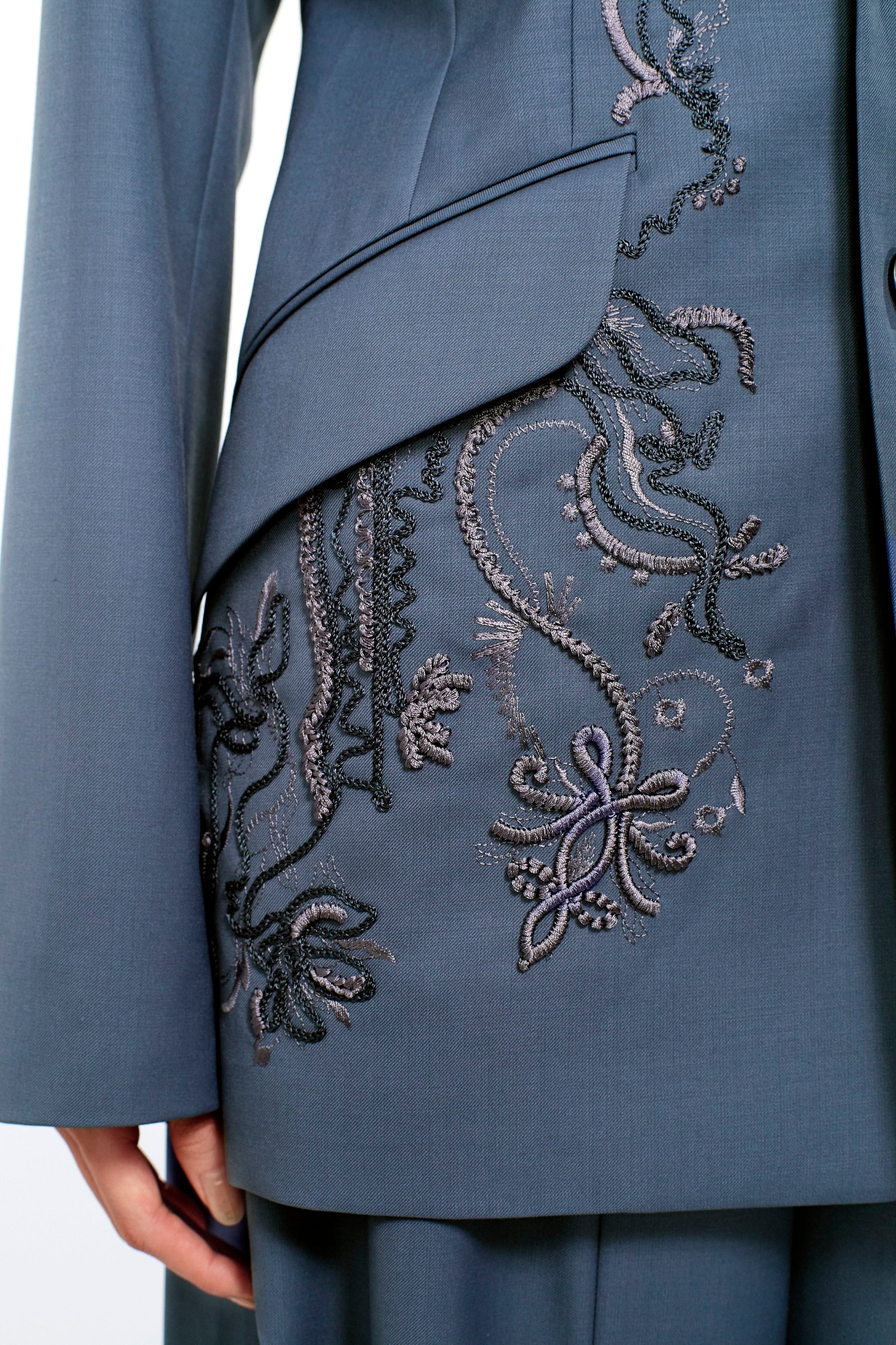 Surfacing embroidered jacket (Blue)