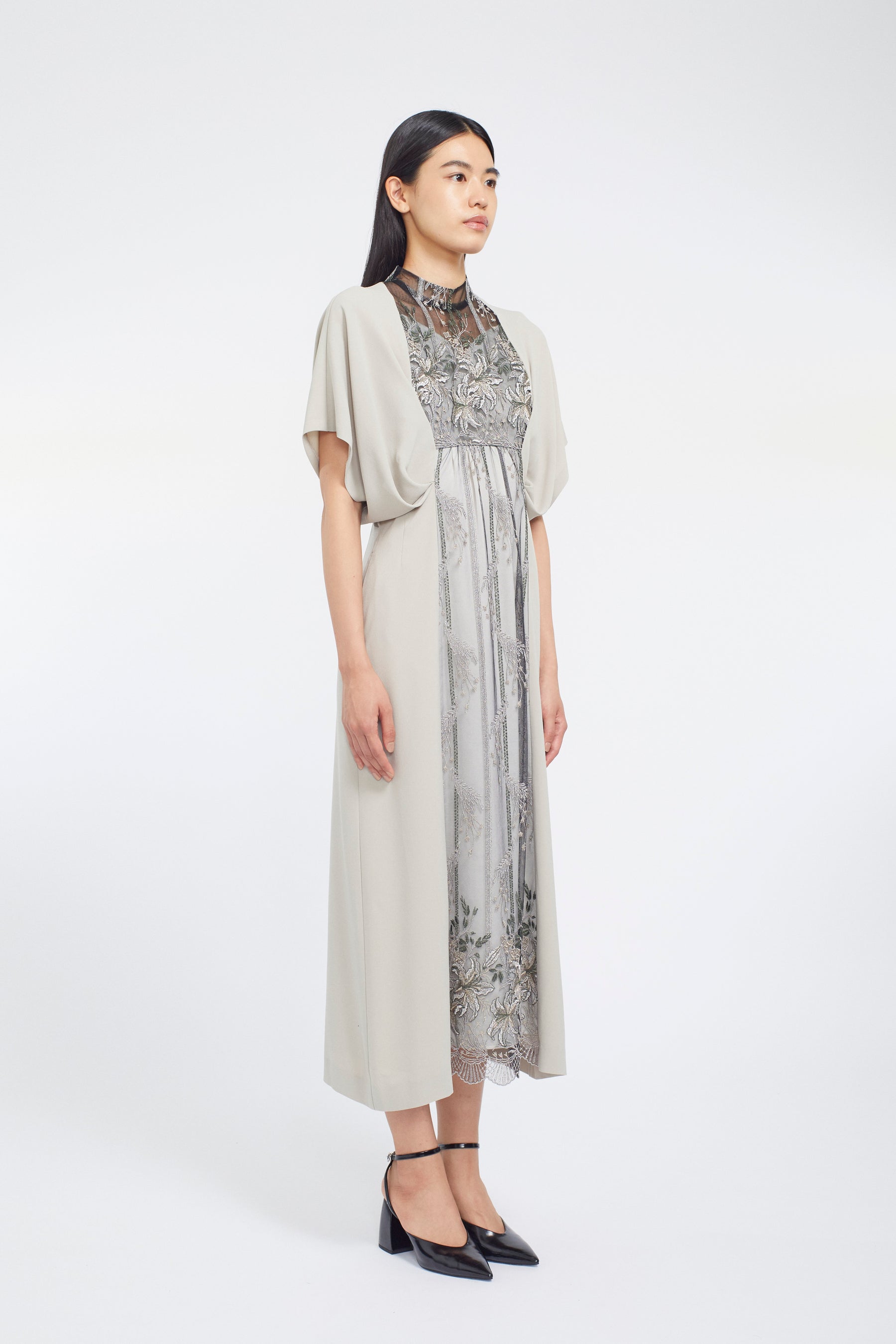 Classic lace dress (Ecru)