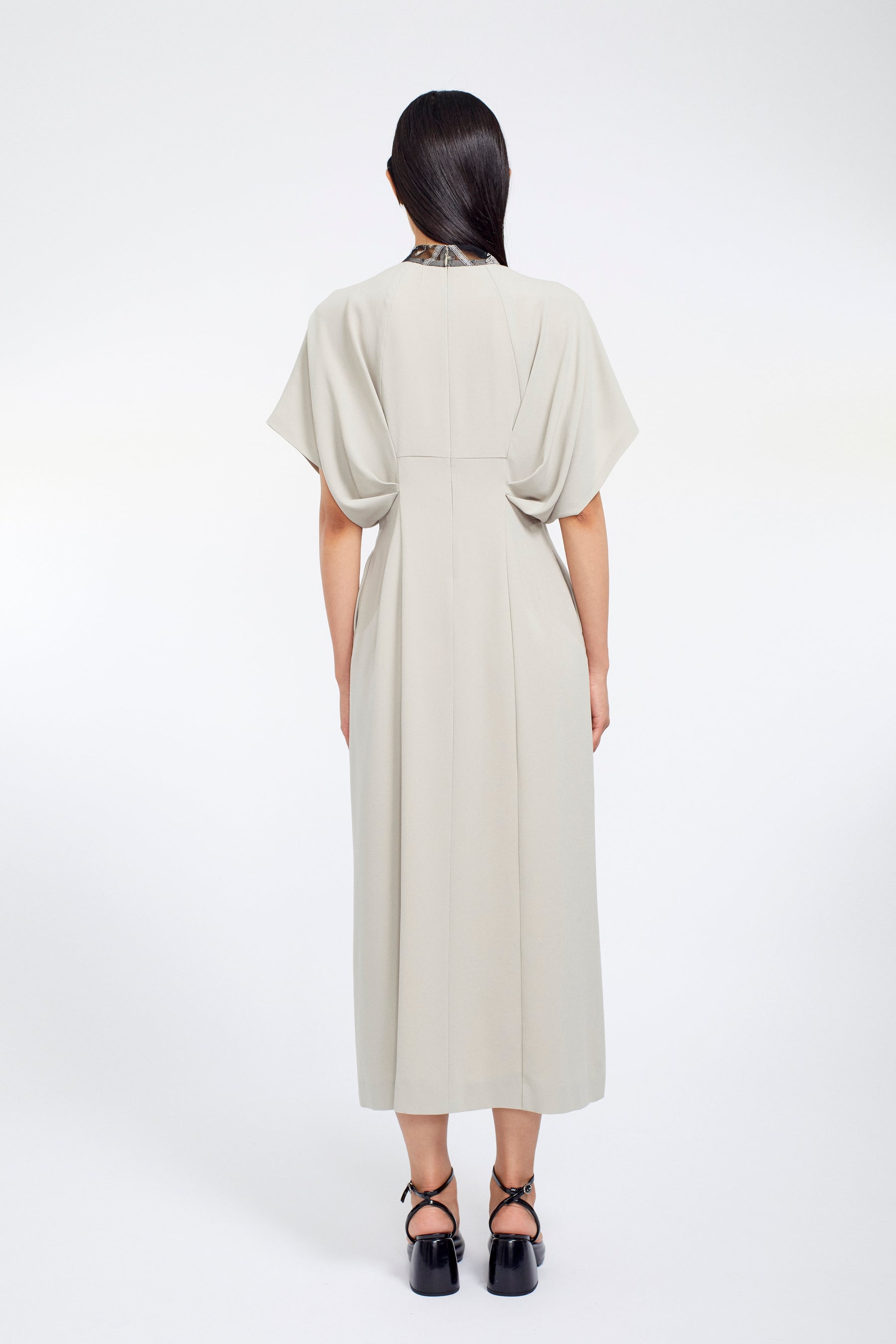Classic lace dress (Ecru)
