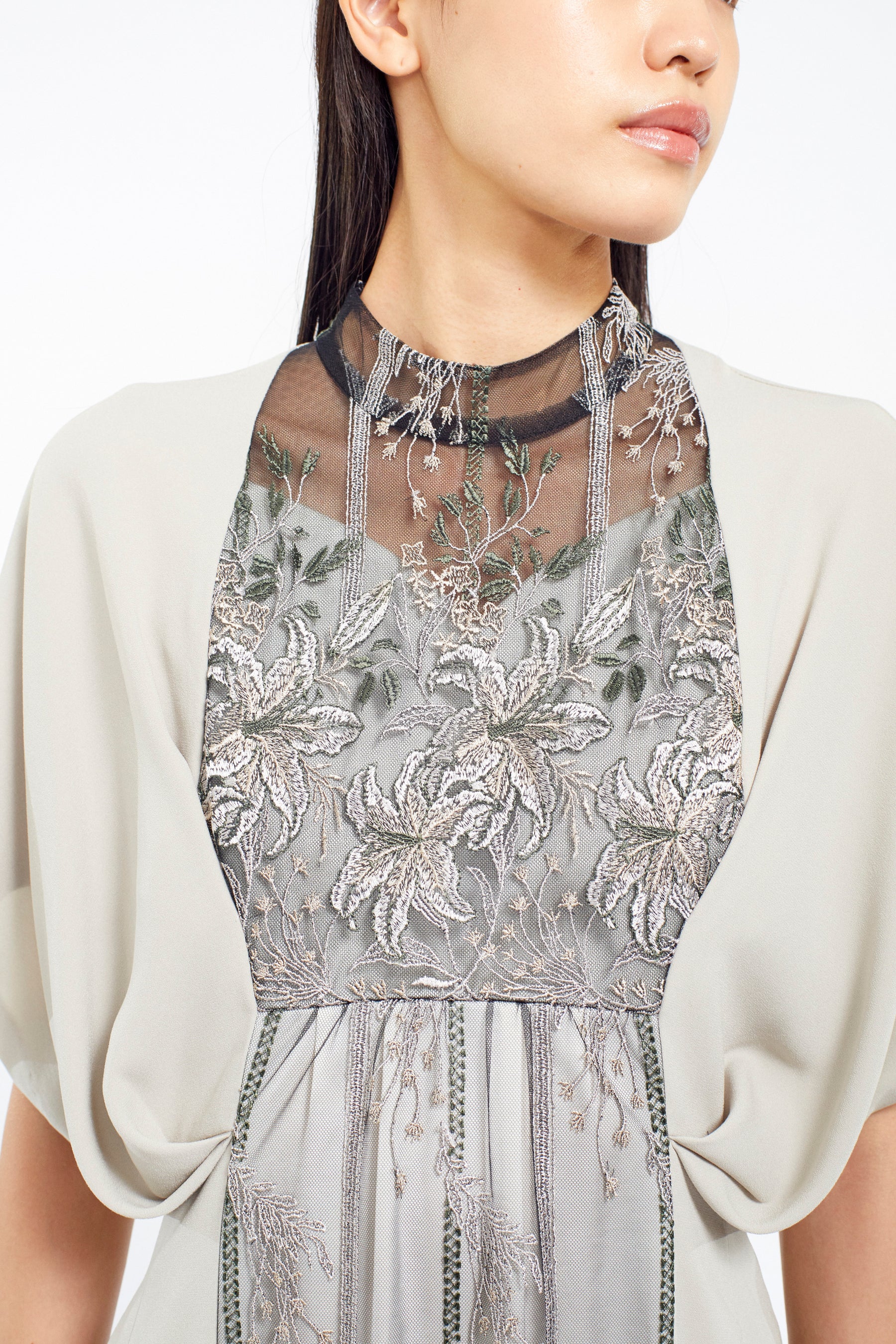 Classic lace dress (Ecru)