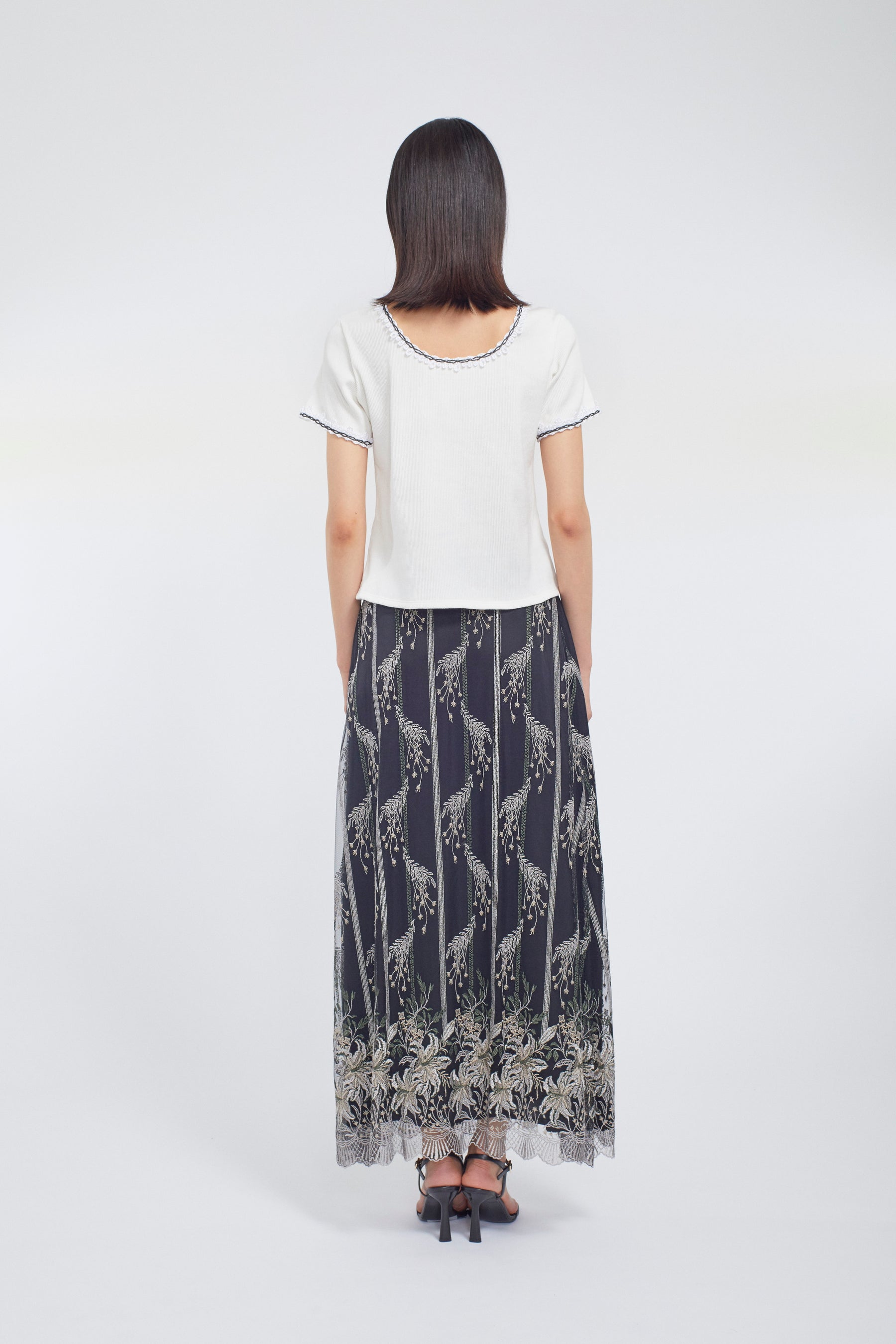 Classic lace skirt (Black)