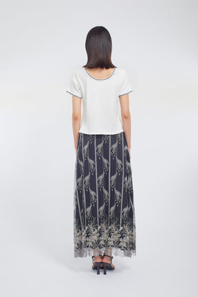 Scallop embroidered tops (White)