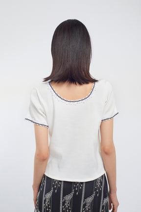 Scallop embroidered tops (White)