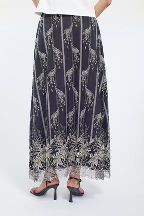 Classic lace skirt (Black)