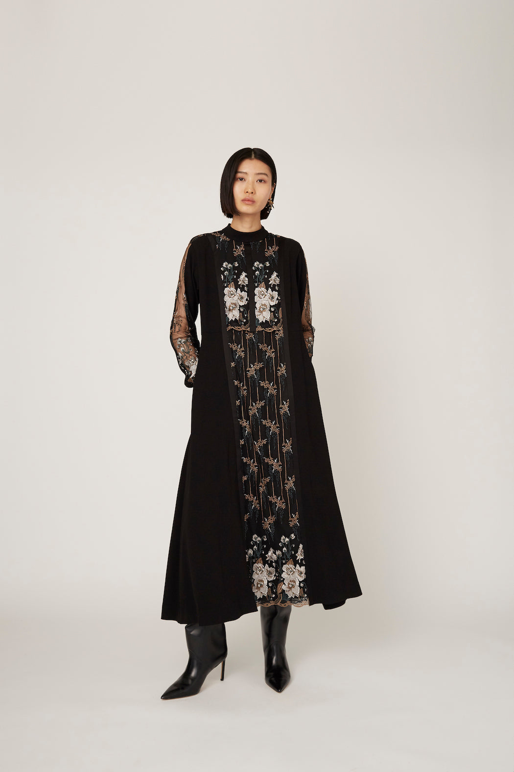 Framed flower lace dress (Black)