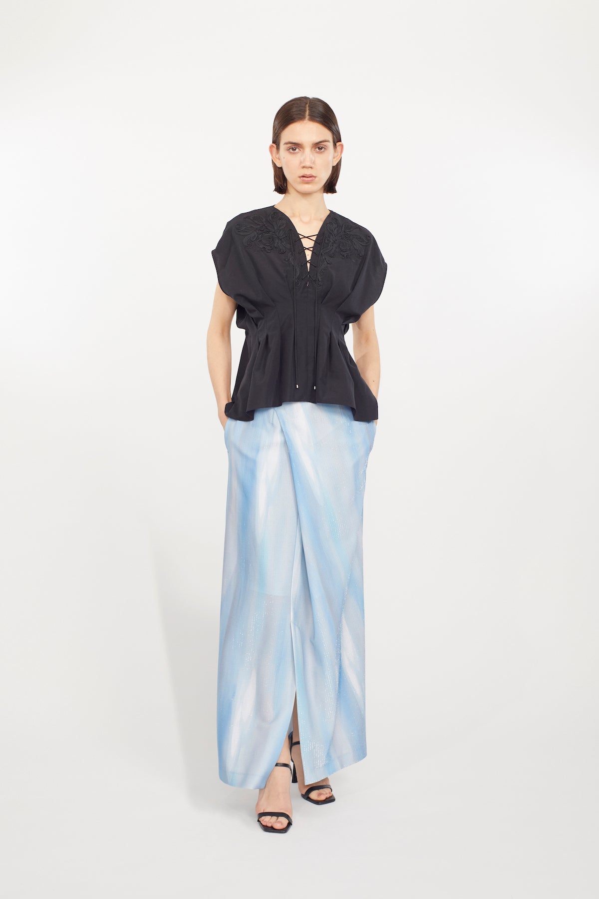 Glimmer embroidered tops (Black)