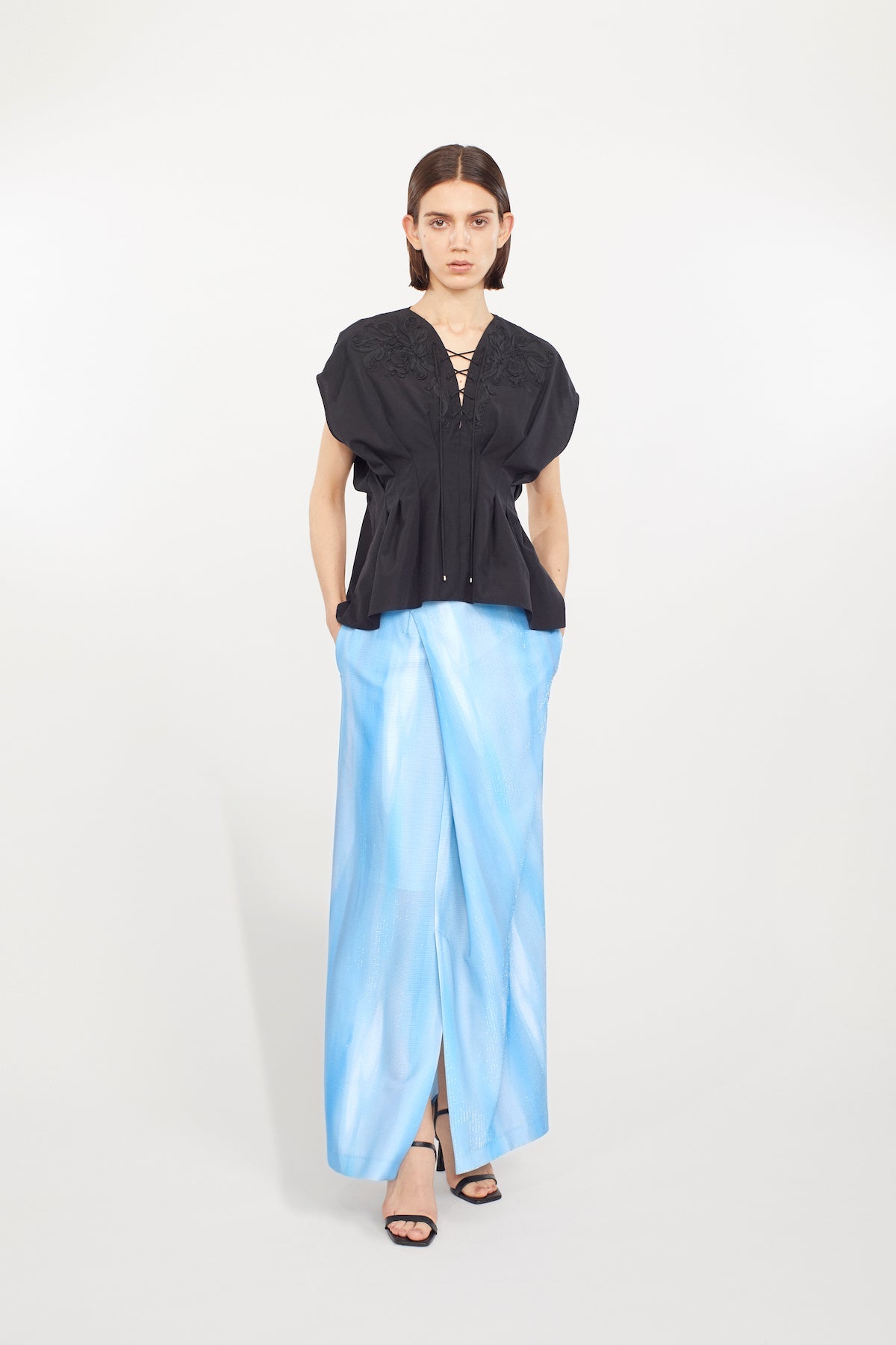 Glimmer embroidered tops (Black)